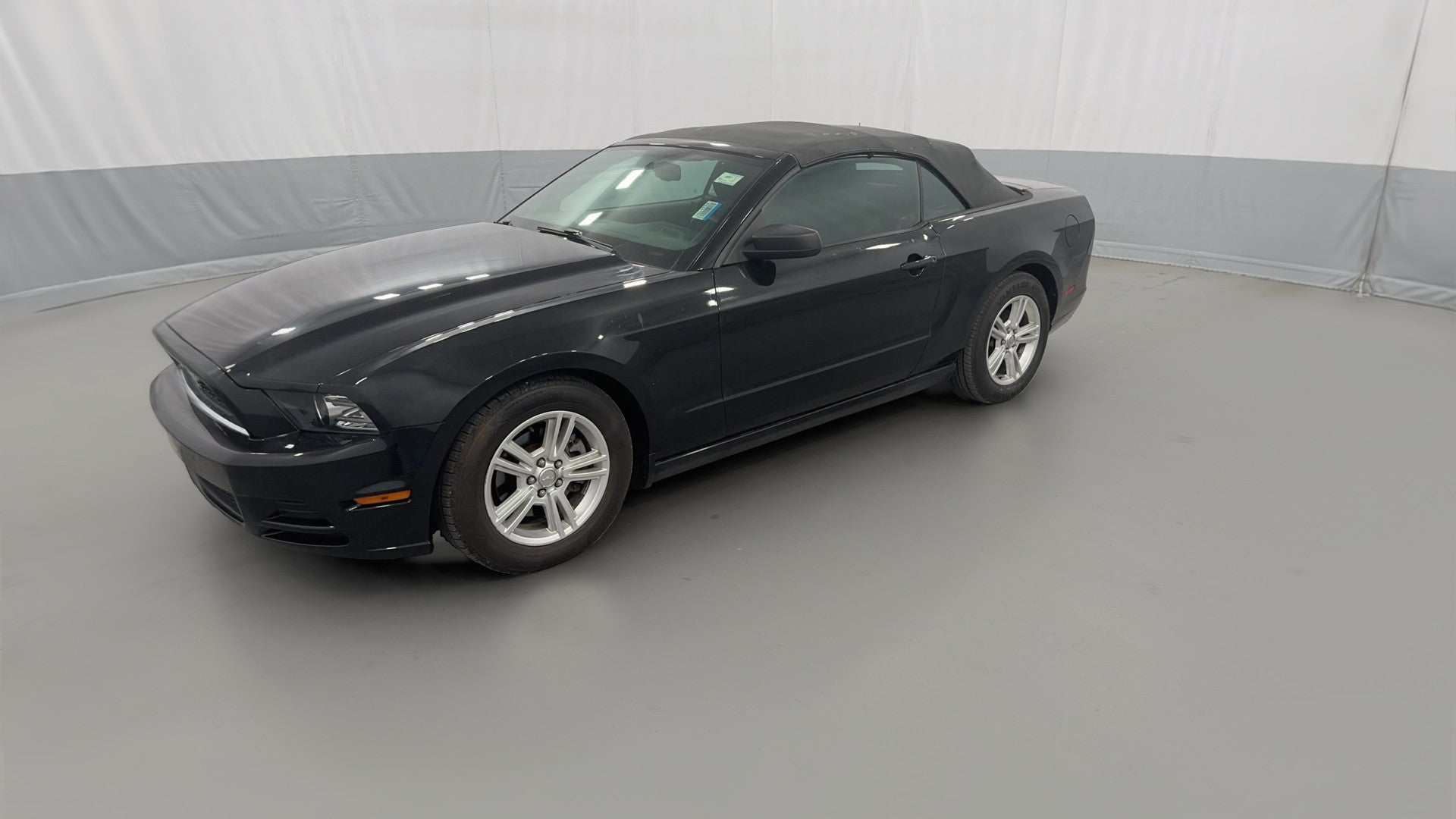 2014 Ford Mustang vehicle photo