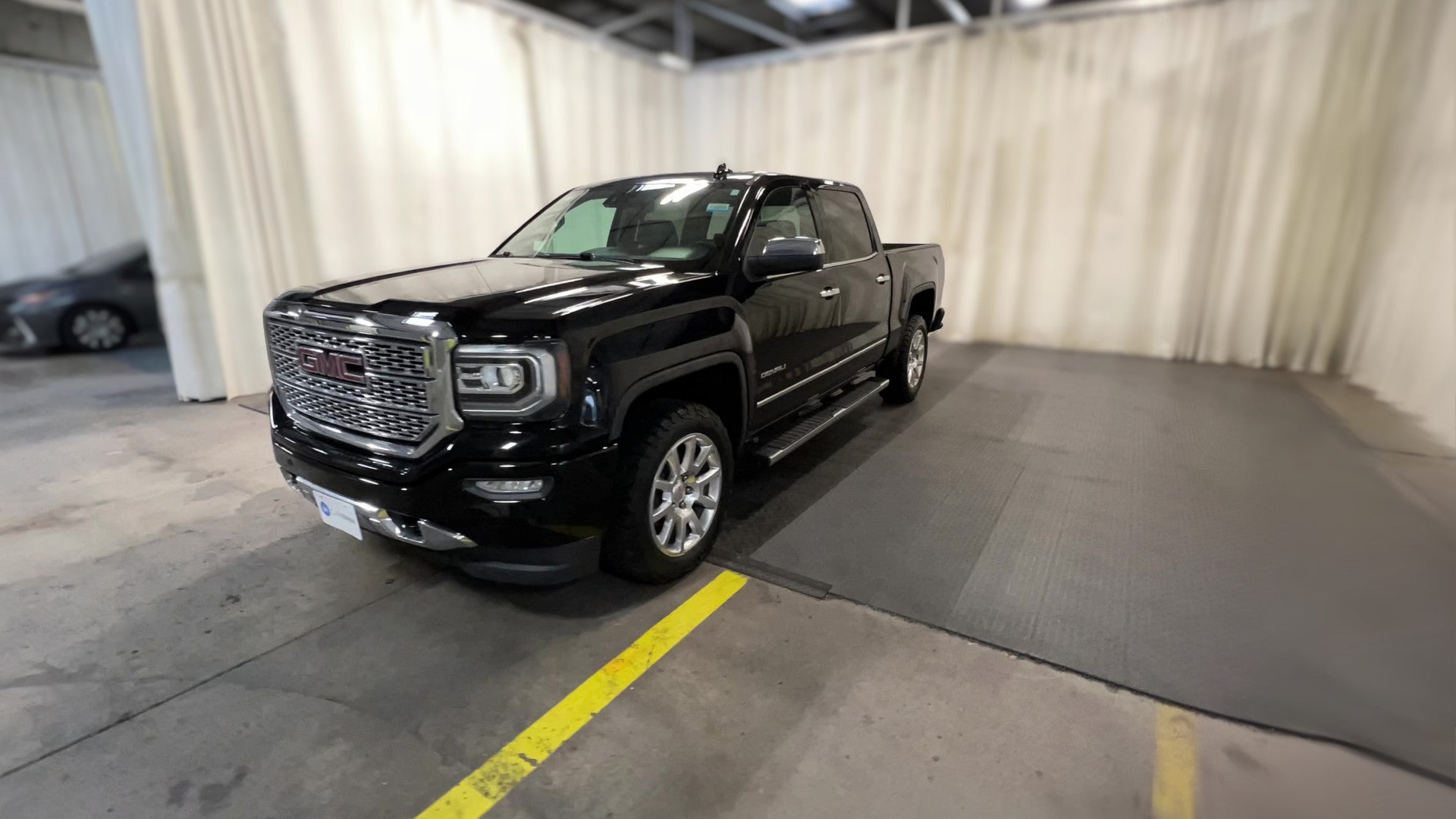2018 GMC Sierra 1500 Crew Cab vehicle photo