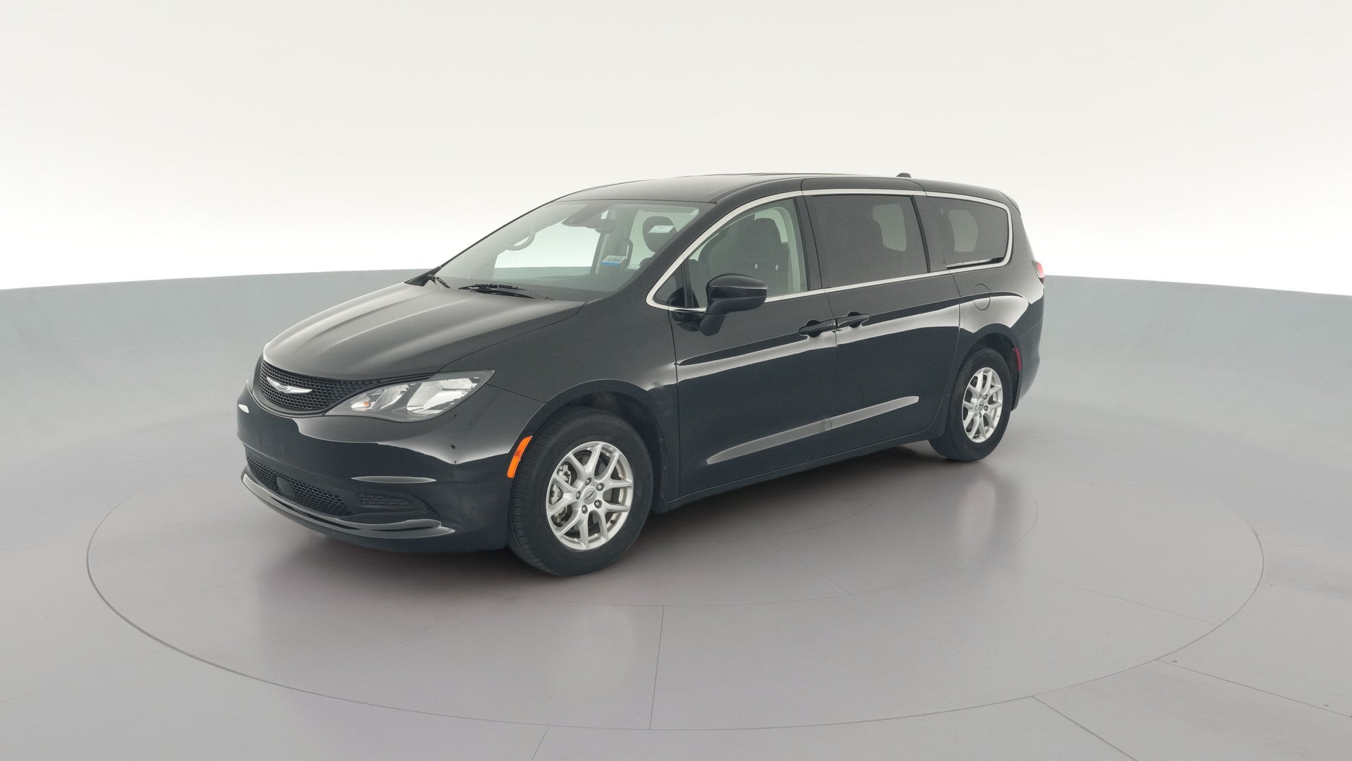 2023 Chrysler Voyager vehicle photo