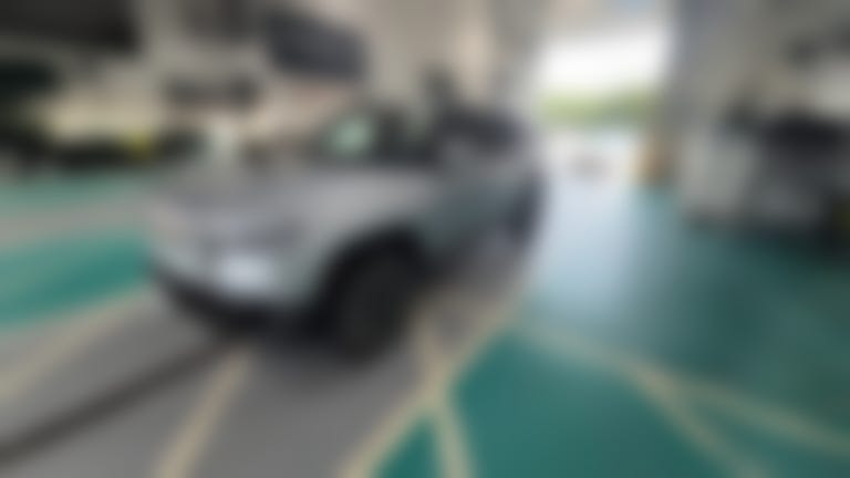 2025 Rivian R1S vehicle photo