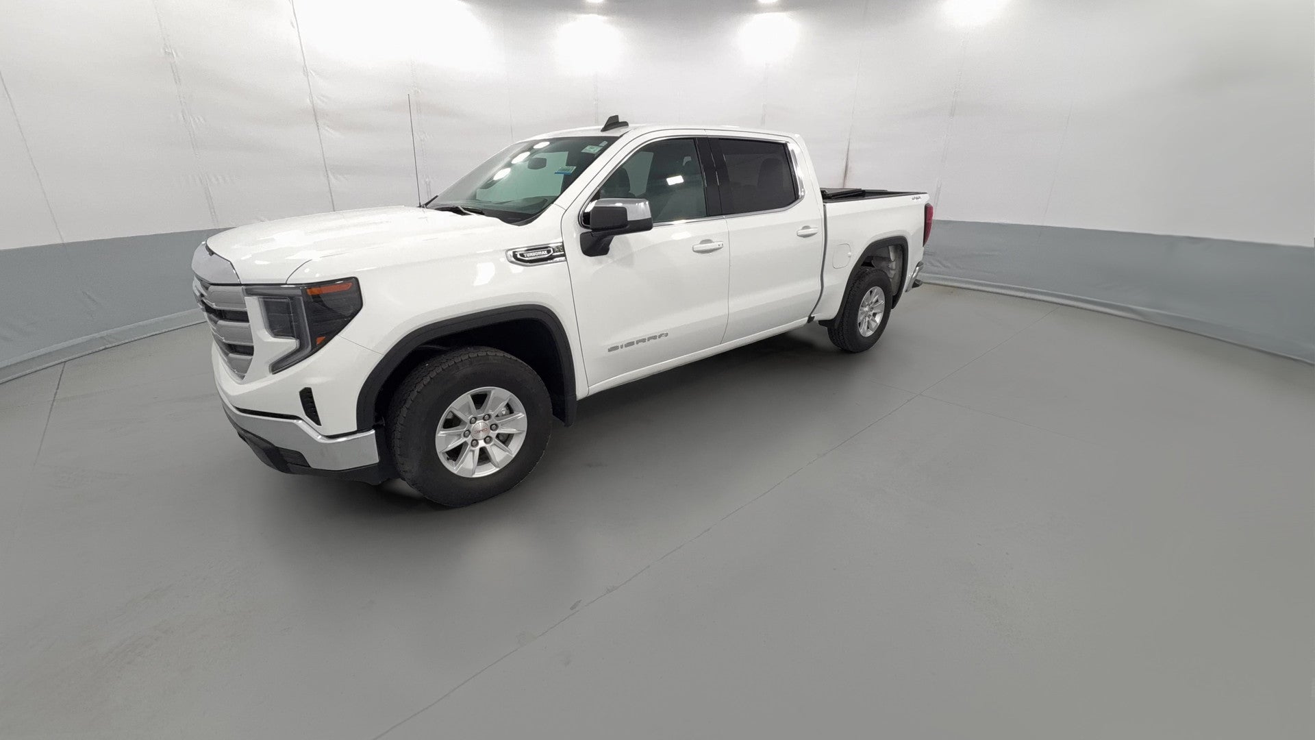 2025 GMC Sierra 1500 Crew Cab vehicle photo