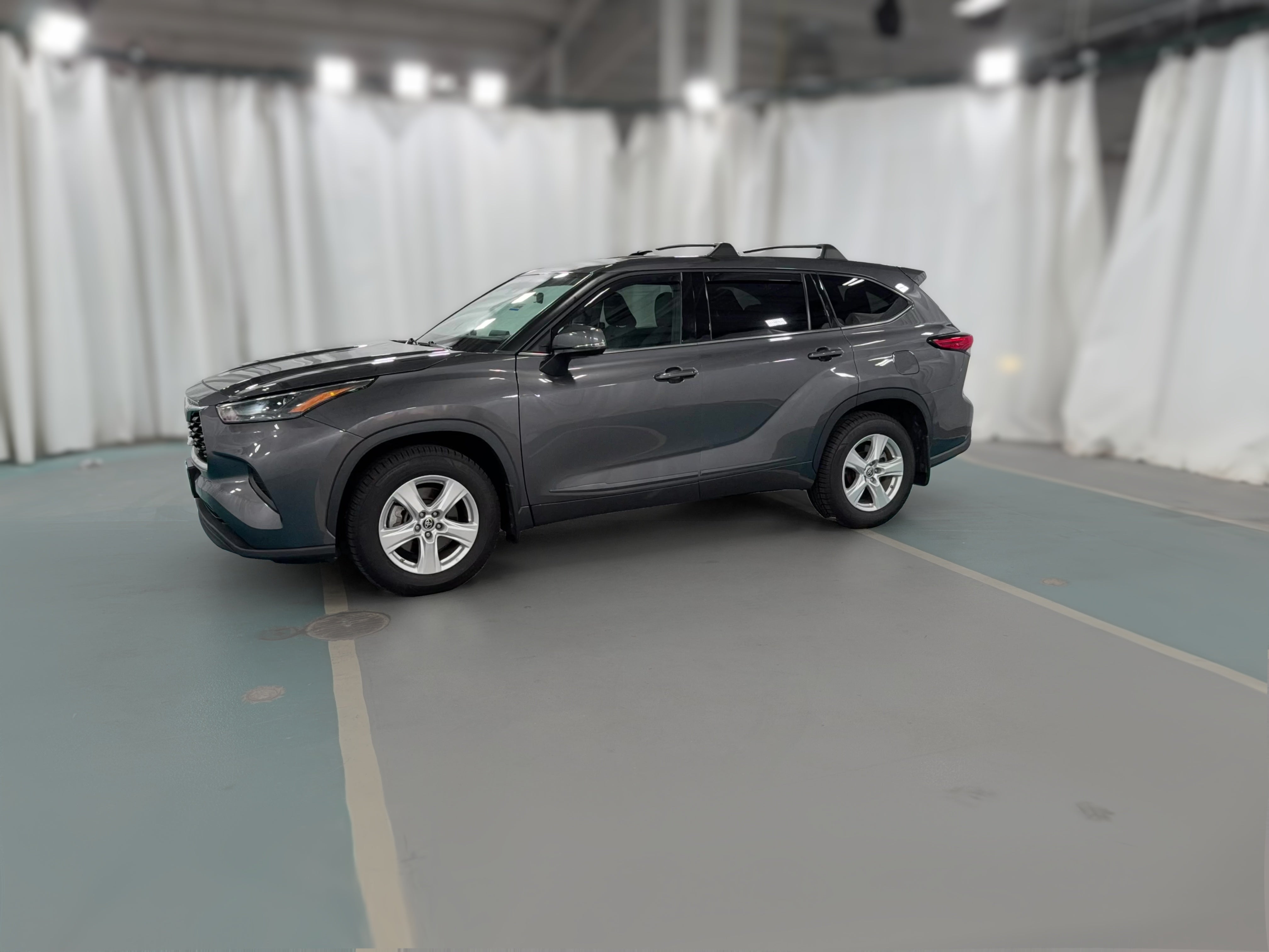 2022 Toyota Highlander L - Photo 25