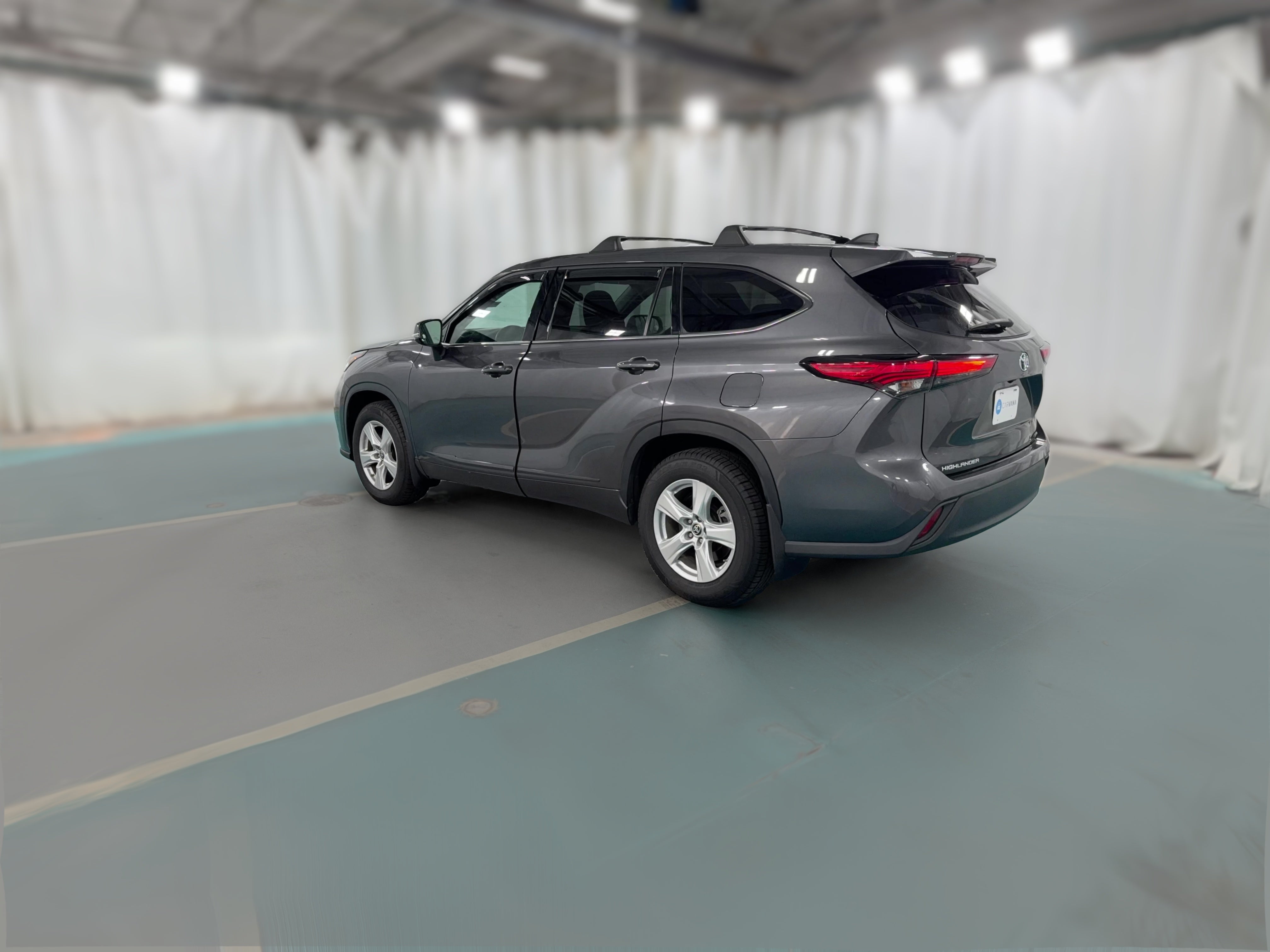 2022 Toyota Highlander L - Photo 28