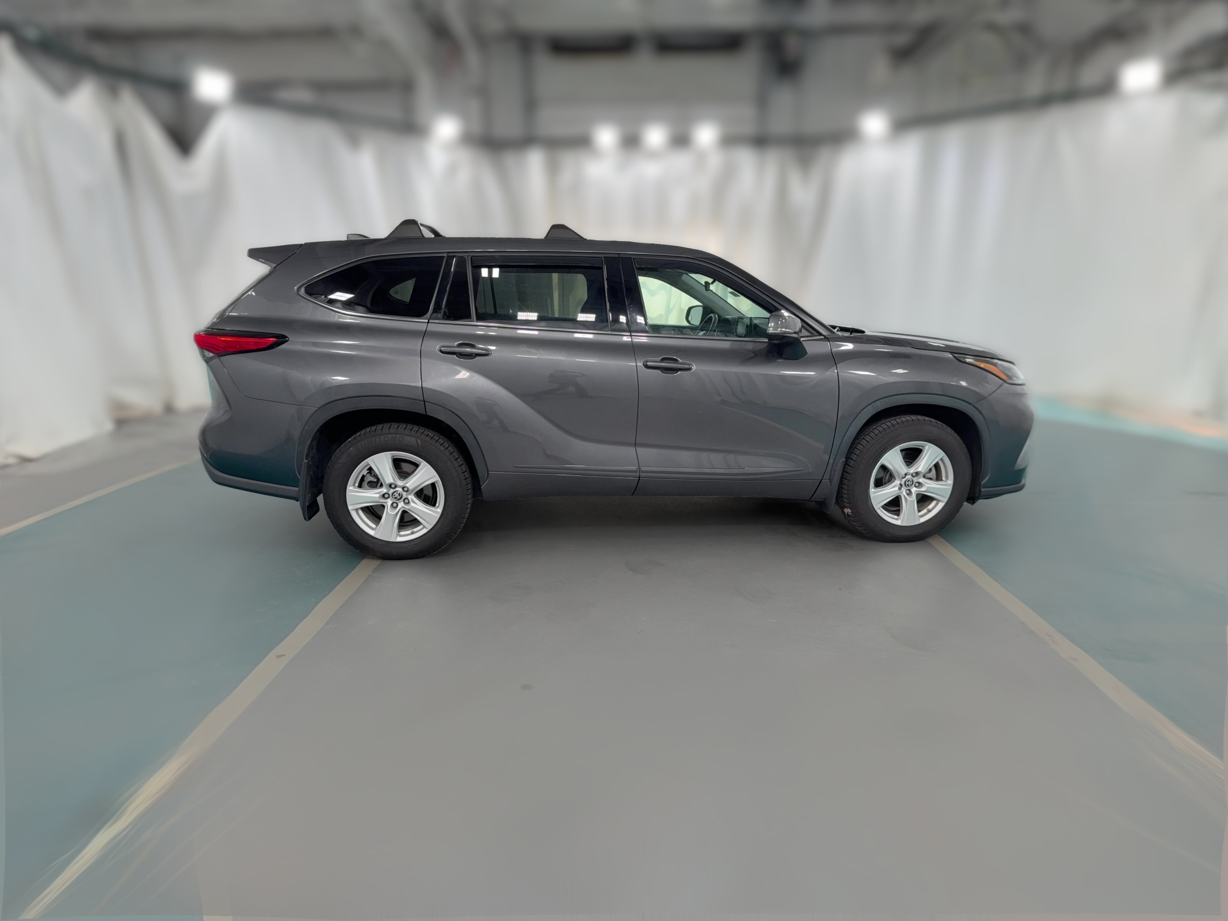 2022 Toyota Highlander L - Photo 34