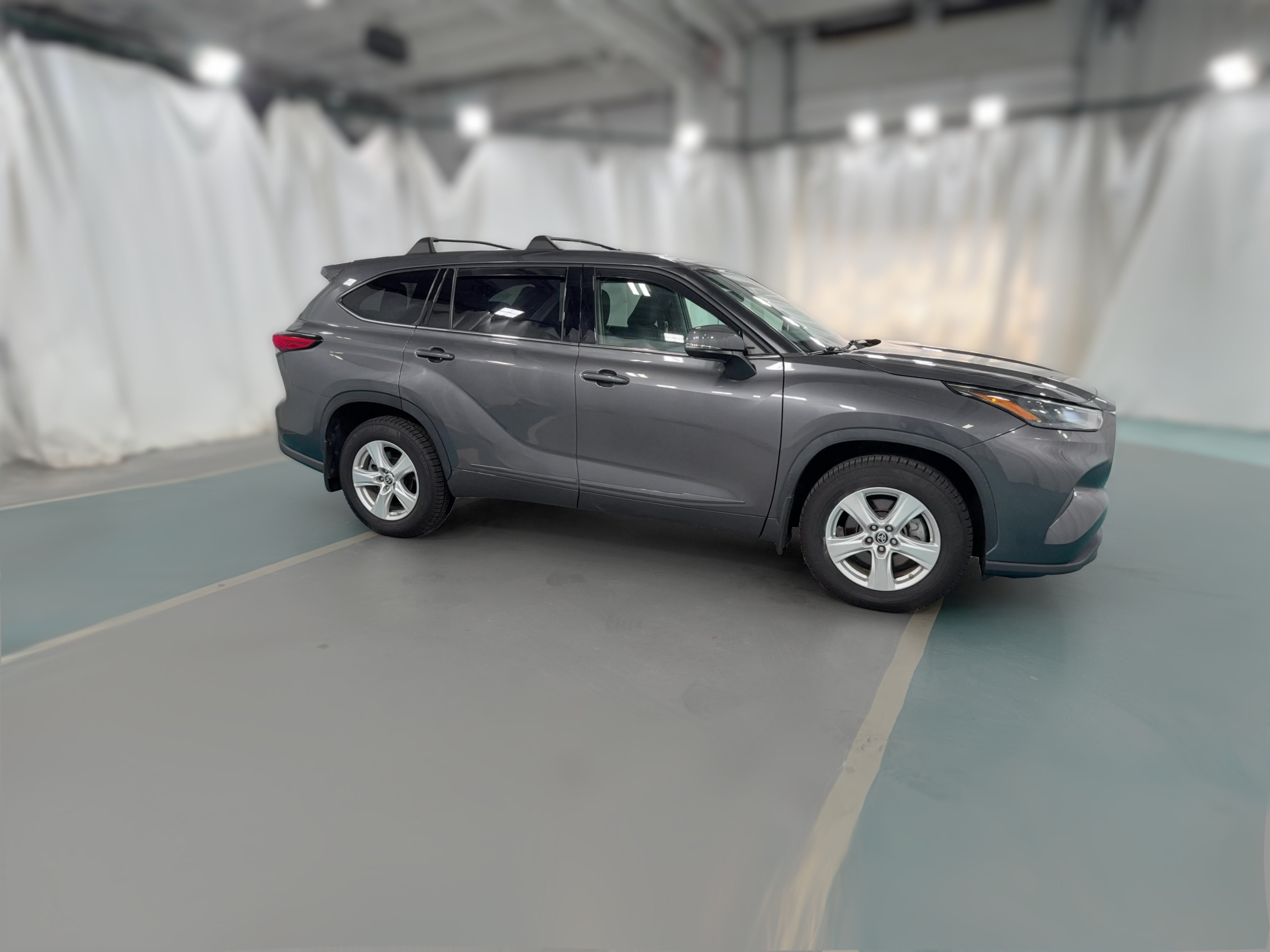 2022 Toyota Highlander L - Photo 35