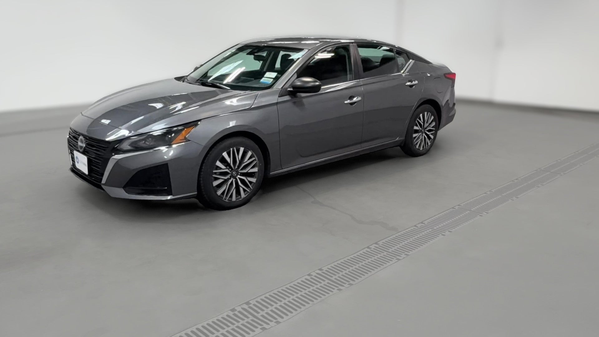 2025 Nissan Altima vehicle photo