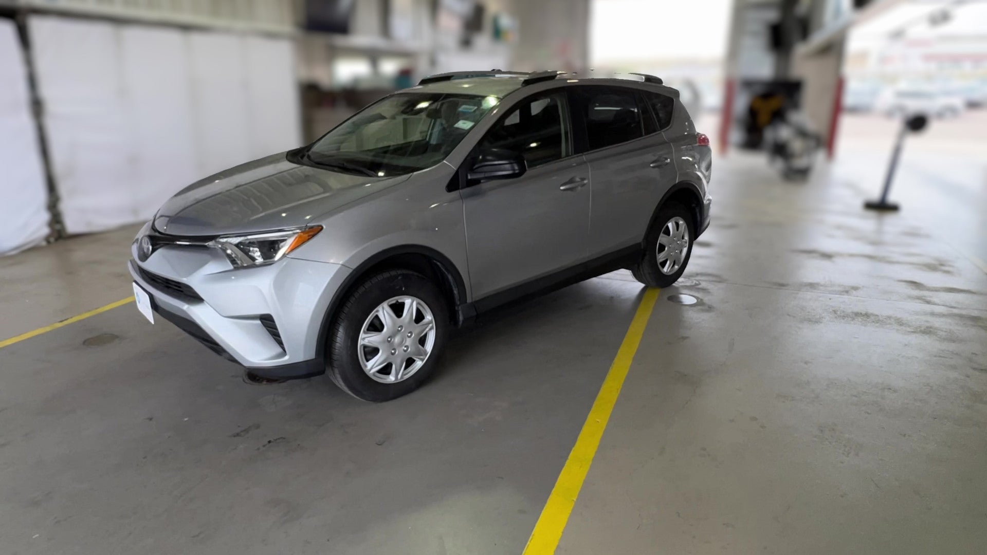2018 Toyota RAV4 vehicle photo