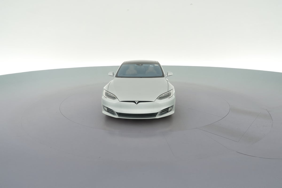 2016 Tesla Model S 90D in Silver — 360° view 1