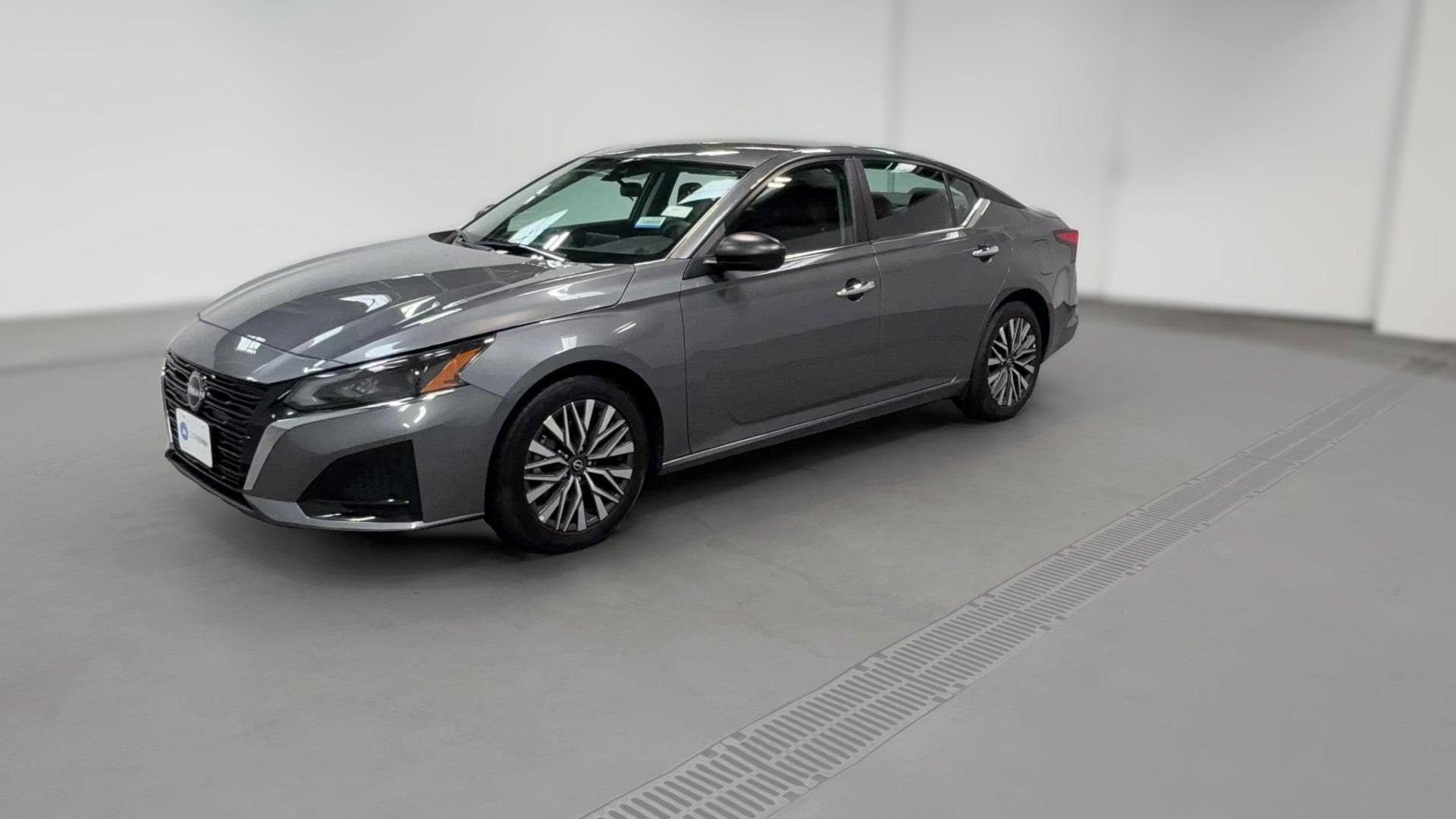2025 Nissan Altima vehicle photo