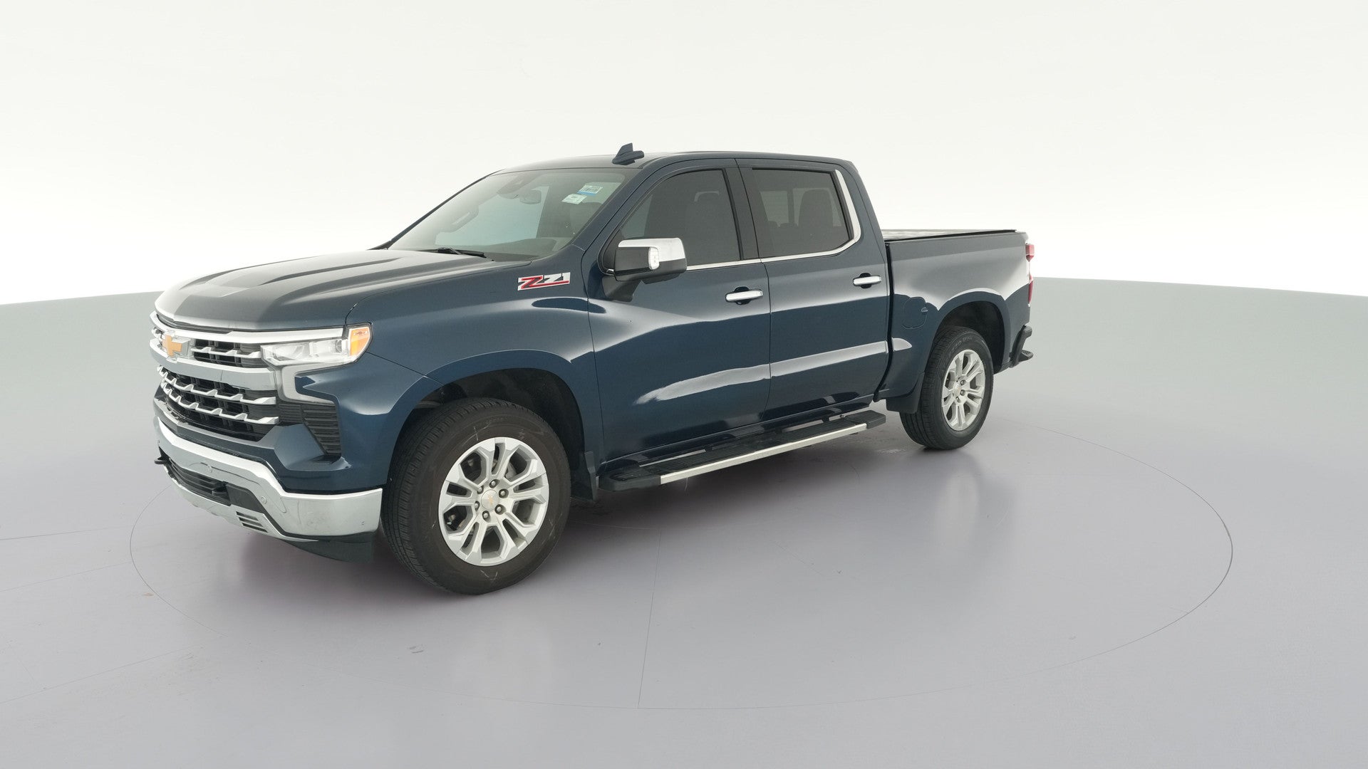 2022 Chevrolet Silverado 1500 Crew Cab vehicle photo