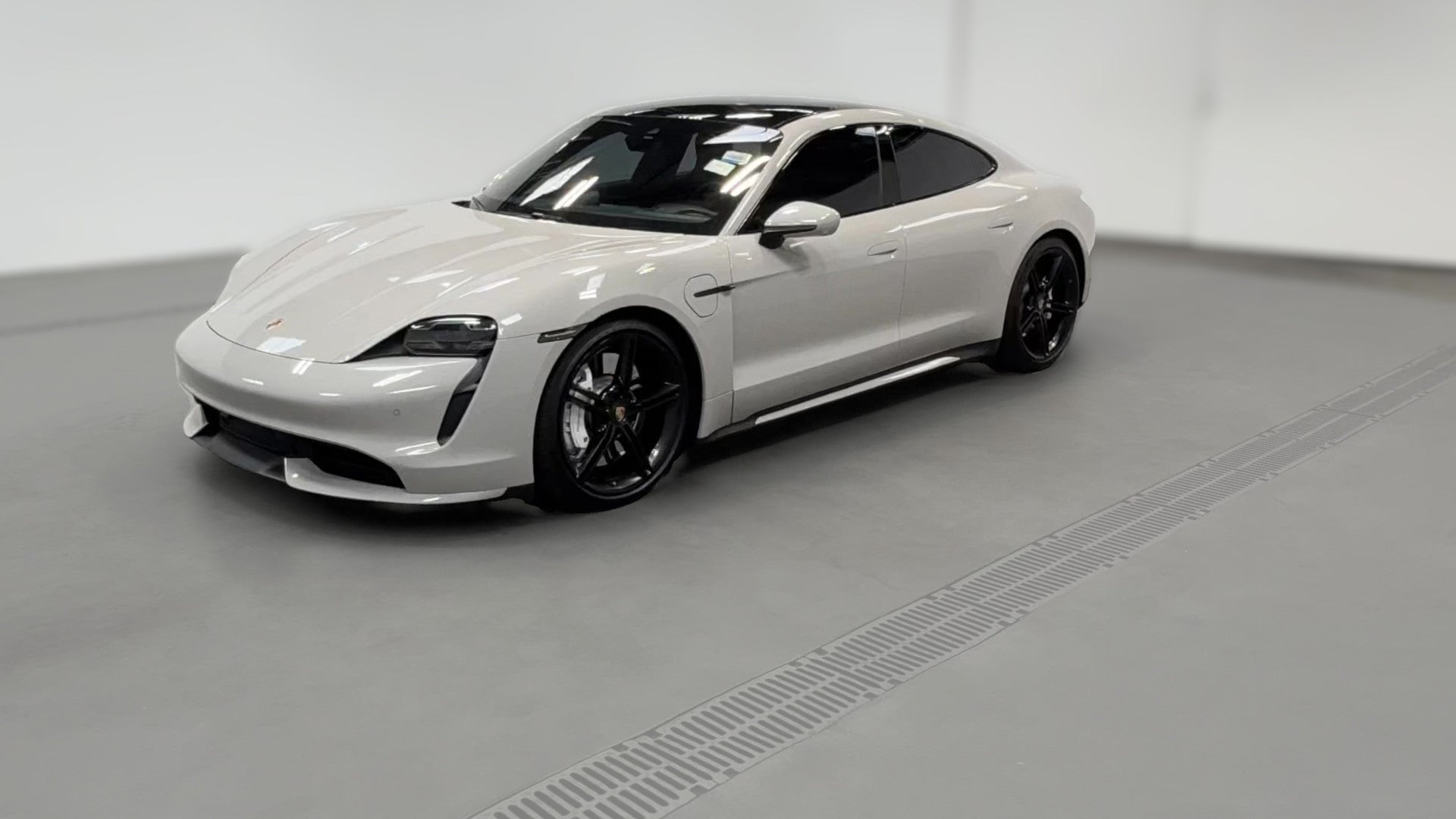 2021 Porsche Taycan vehicle photo