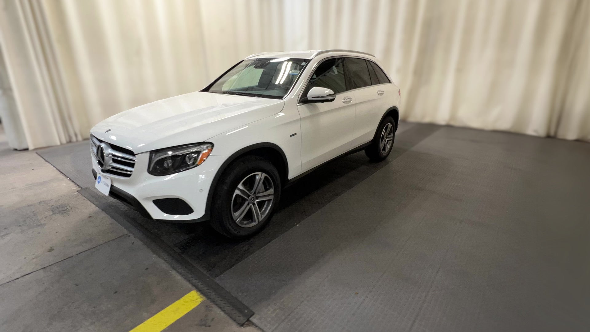 2019 Mercedes-Benz GLC vehicle photo