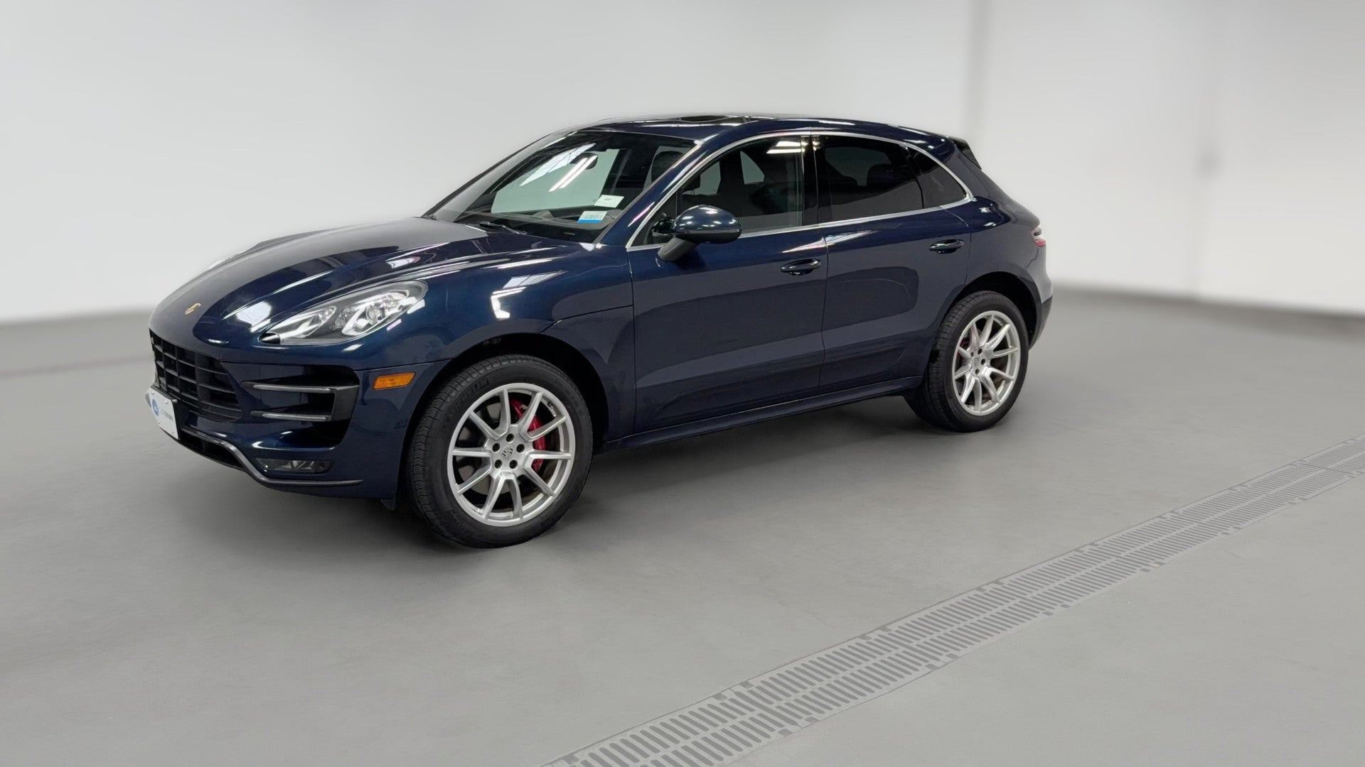 2016 Porsche Macan vehicle photo