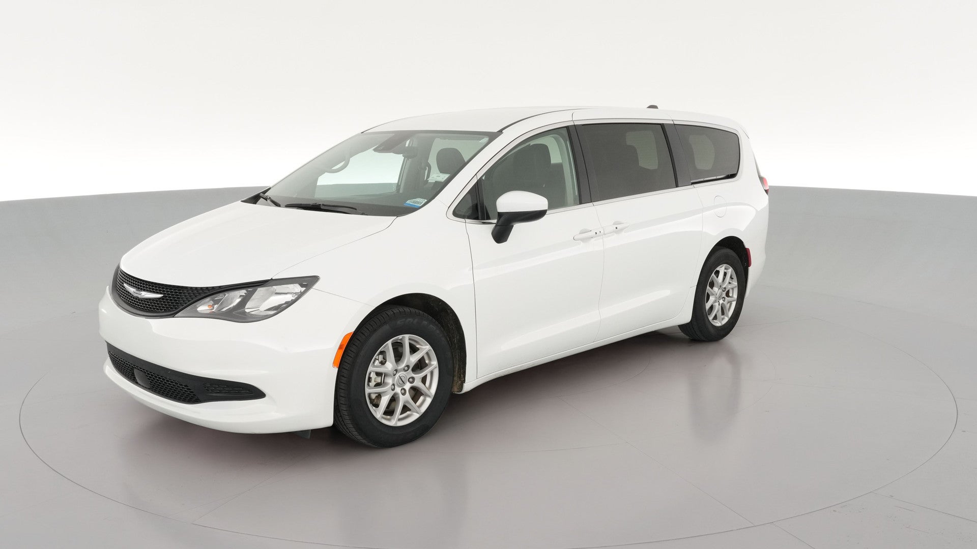 2023 Chrysler Voyager vehicle photo