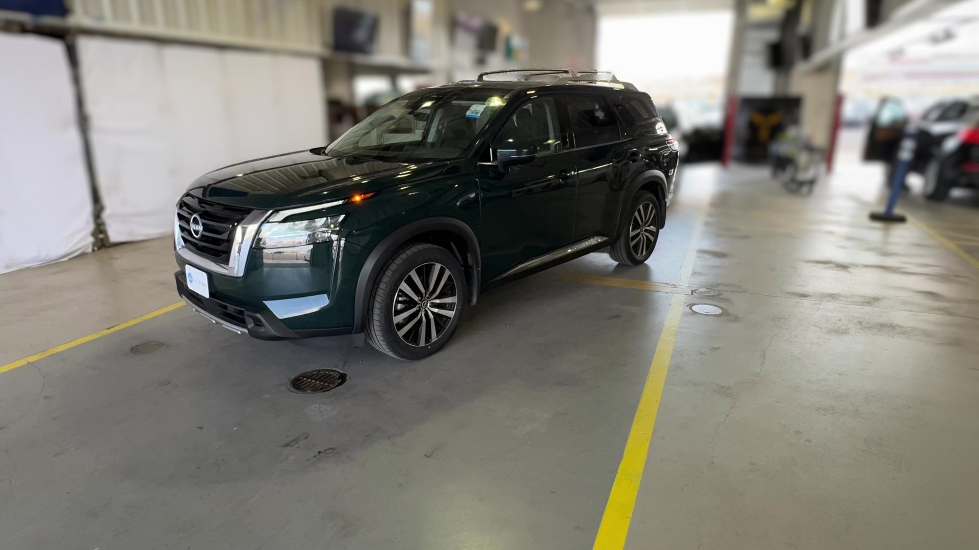 2024 Nissan Pathfinder vehicle photo
