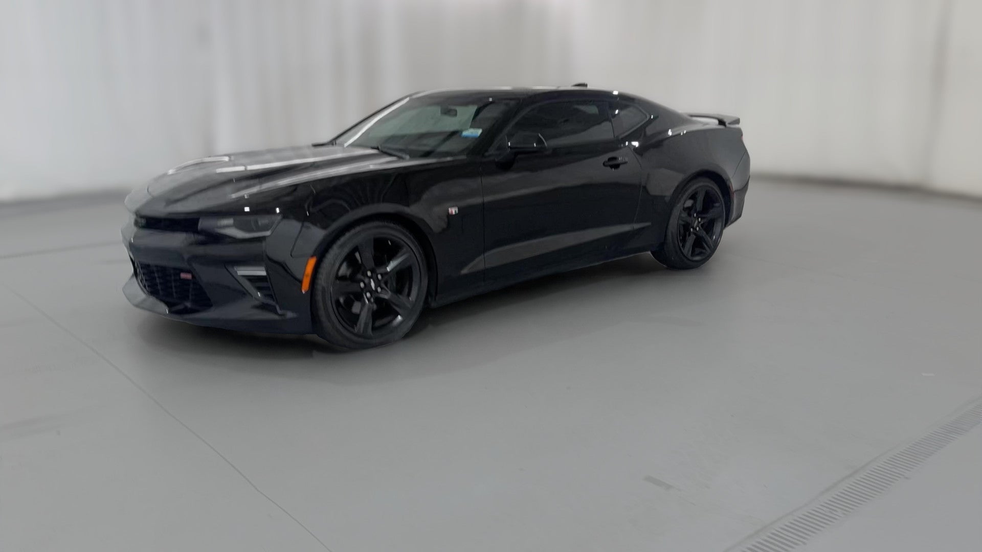2018 Chevrolet Camaro vehicle photo