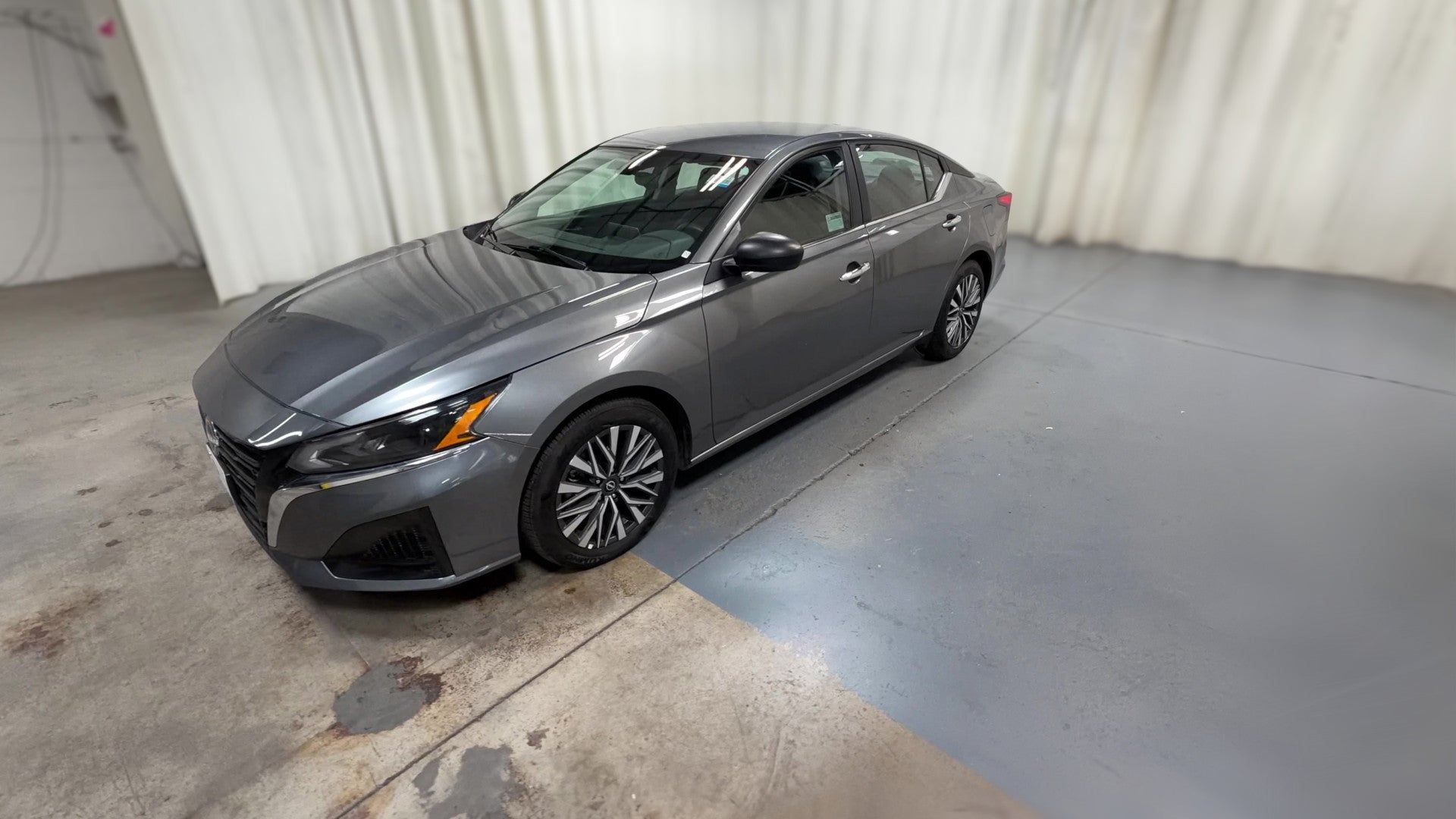 2025 Nissan Altima vehicle photo