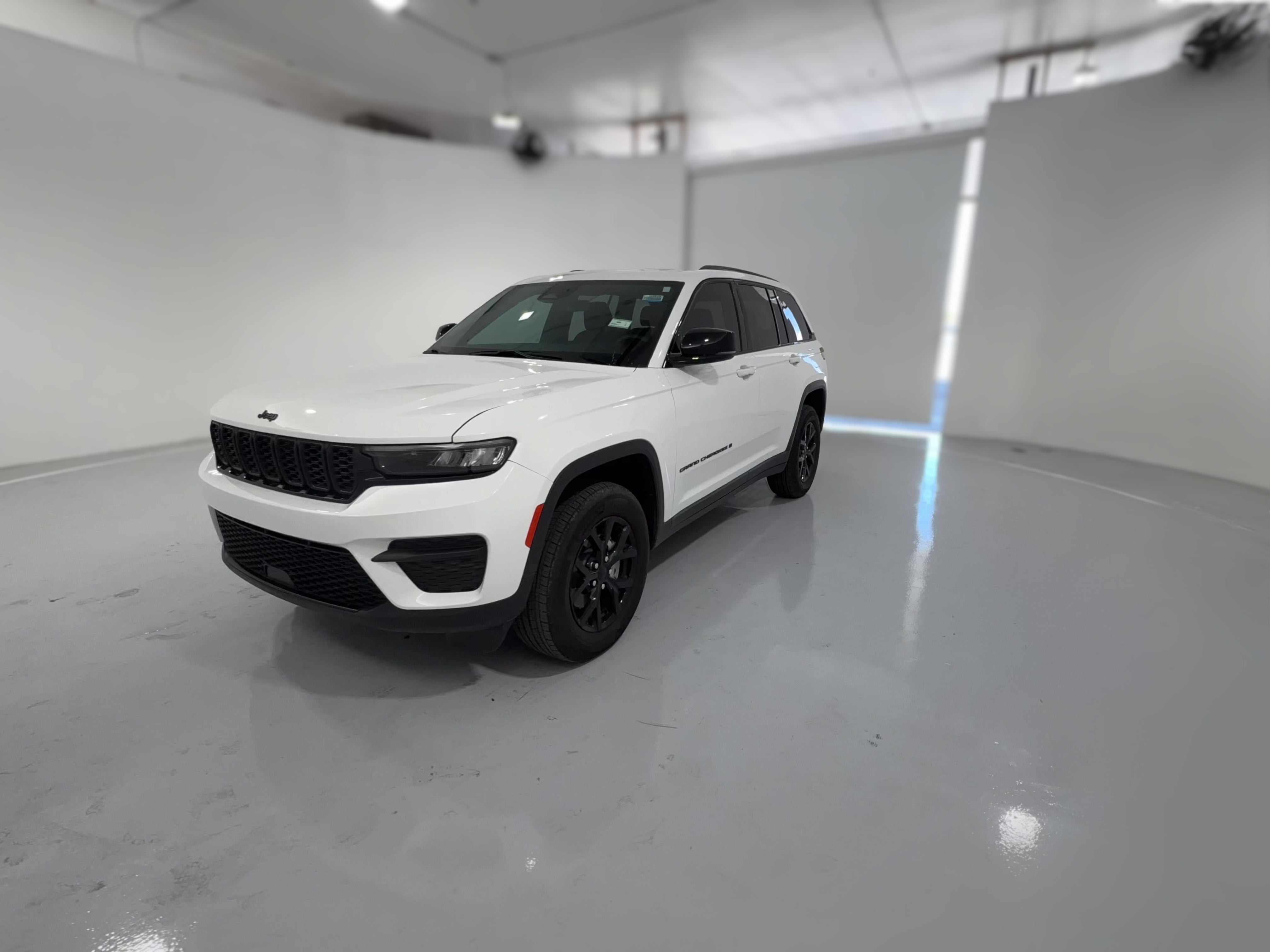 2025 Jeep Grand Cherokee Altitude - Photo 25