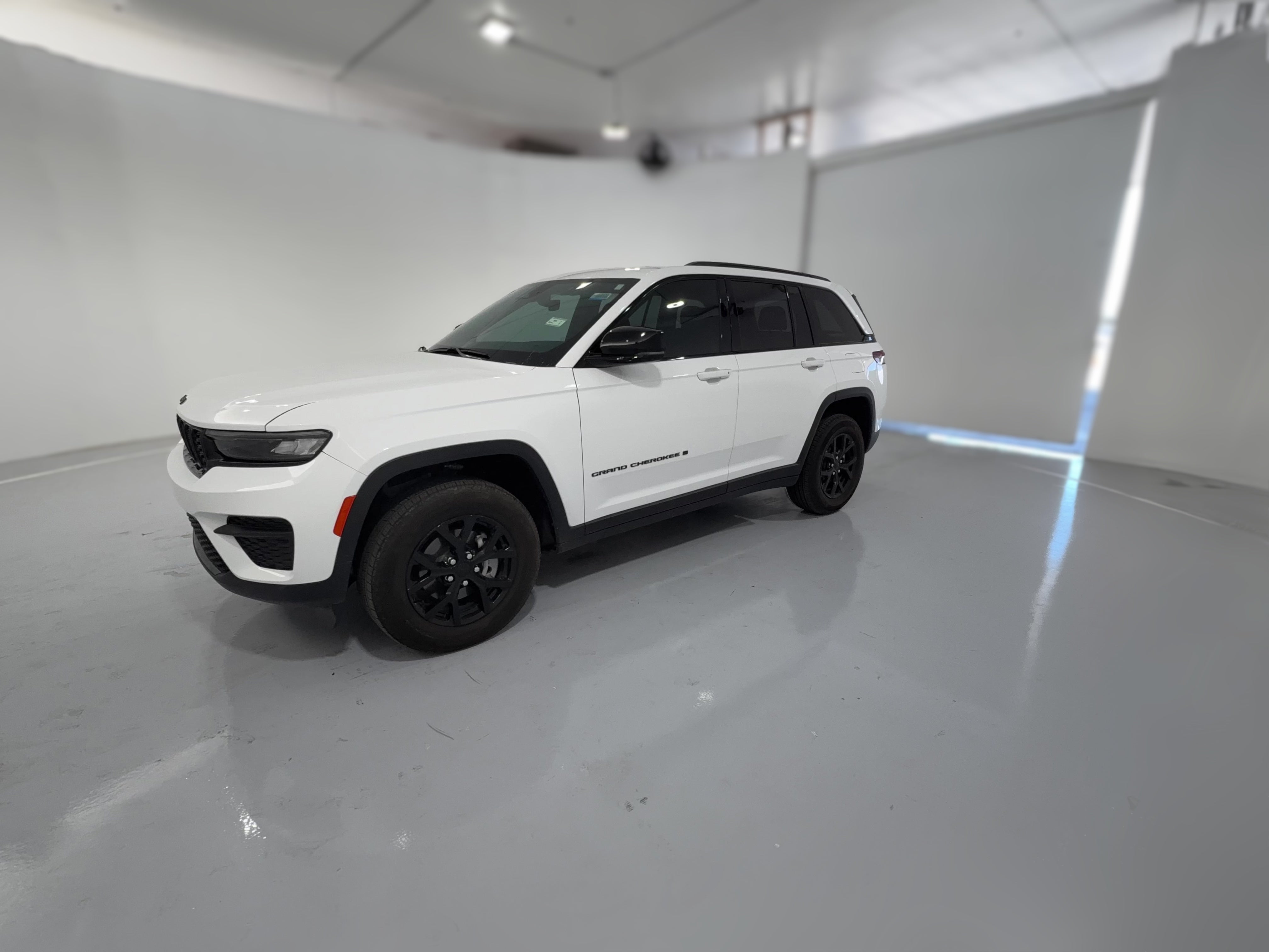 2025 Jeep Grand Cherokee Altitude - Photo 26