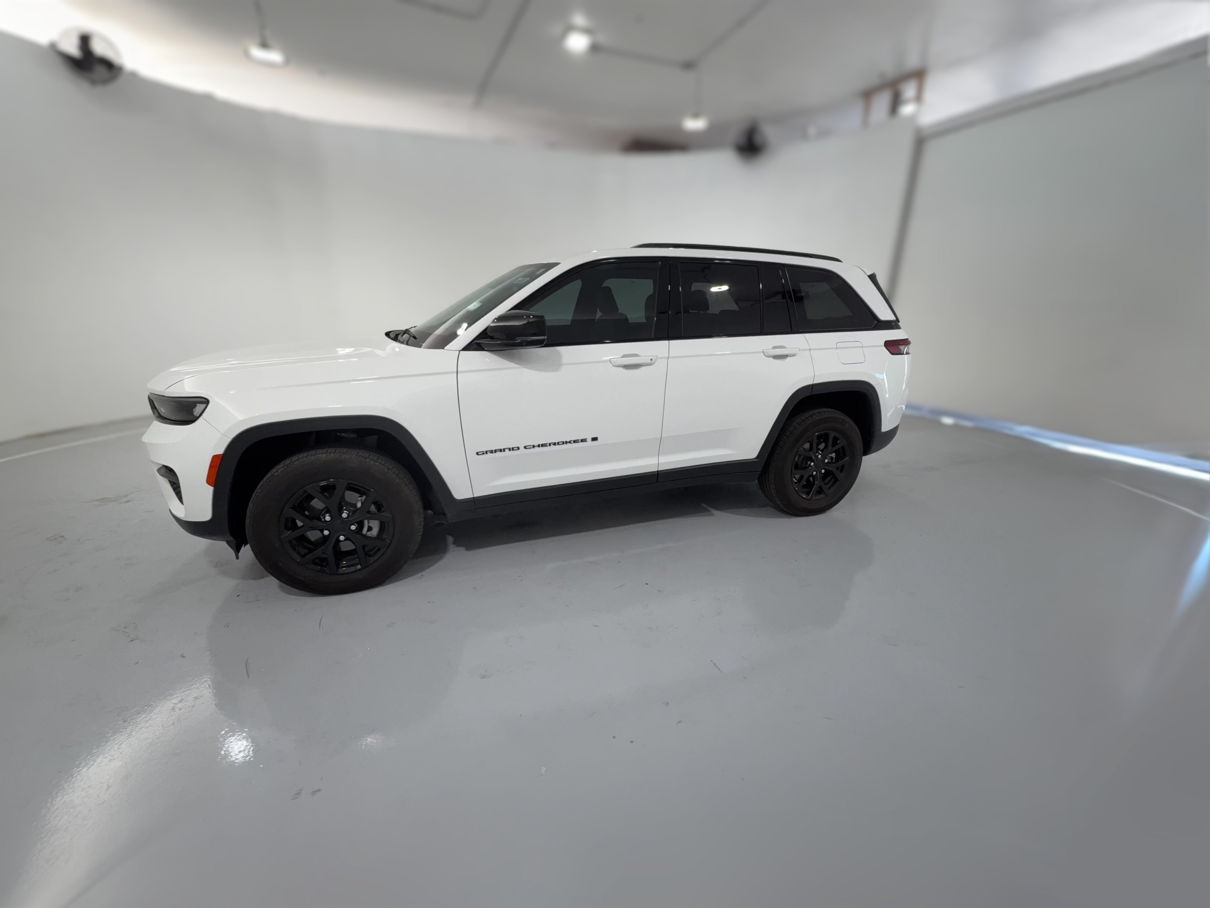 2025 Jeep Grand Cherokee Altitude - Photo 27