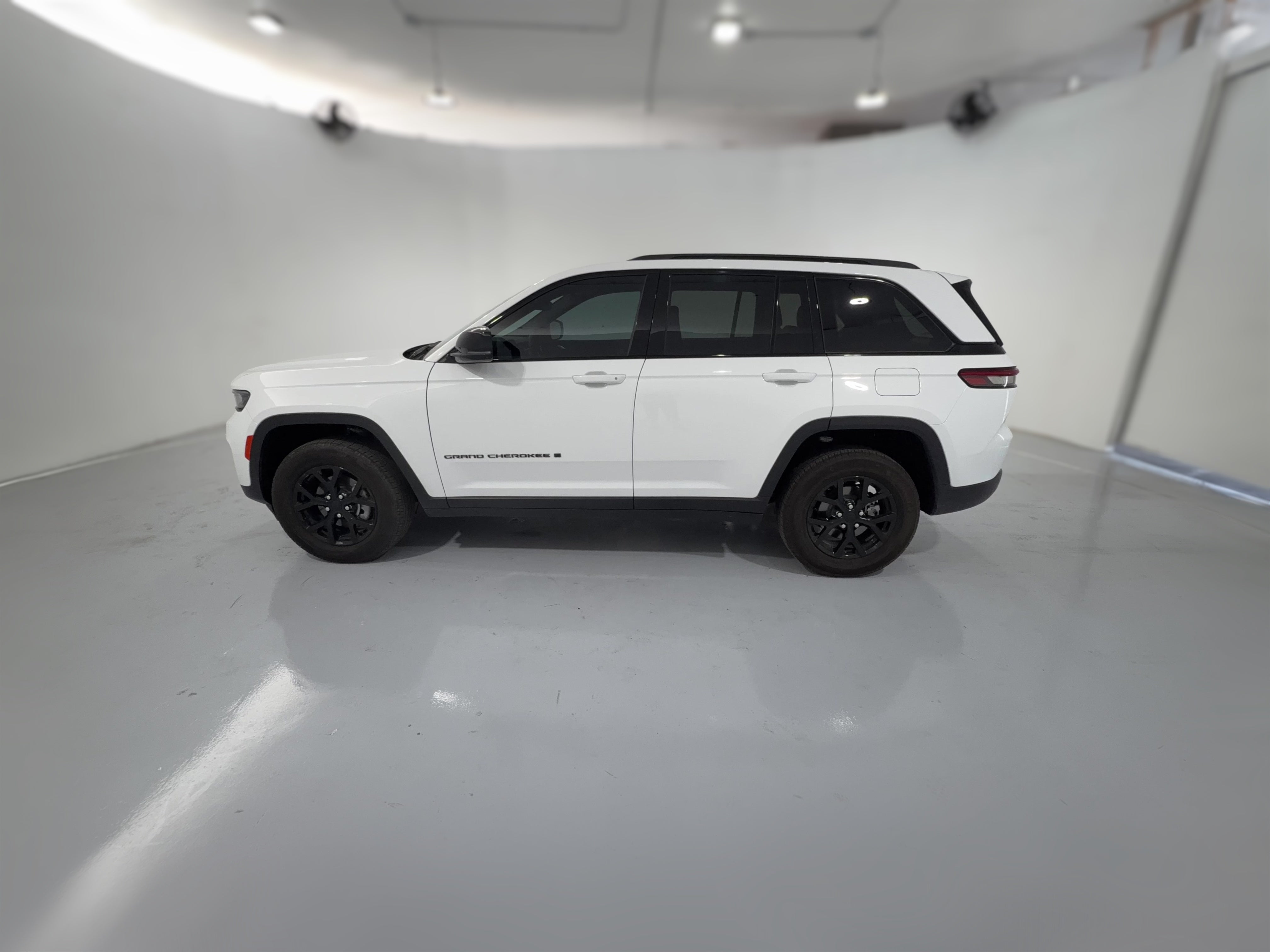 2025 Jeep Grand Cherokee Altitude - Photo 28