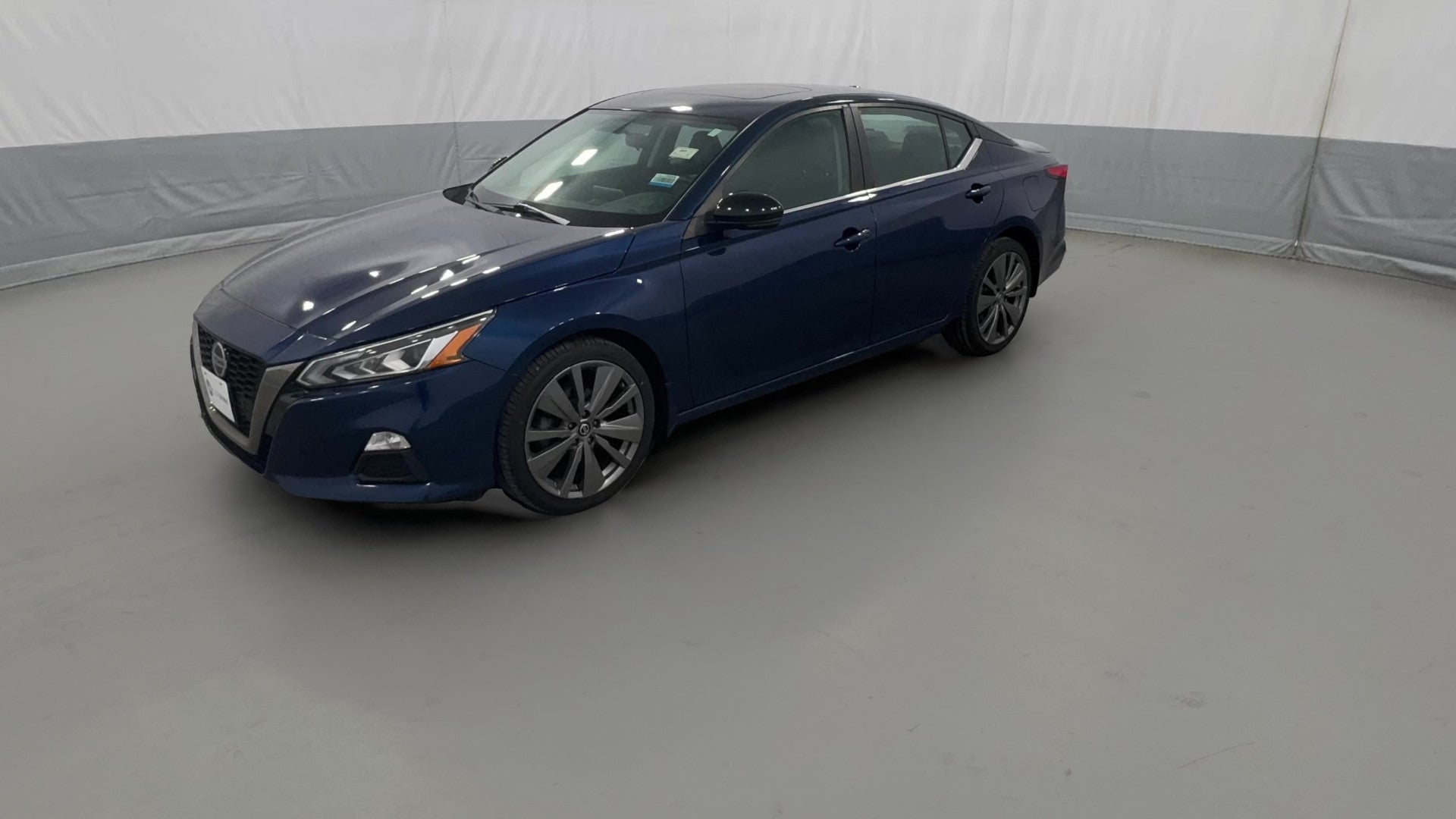 2019 Nissan Altima vehicle photo