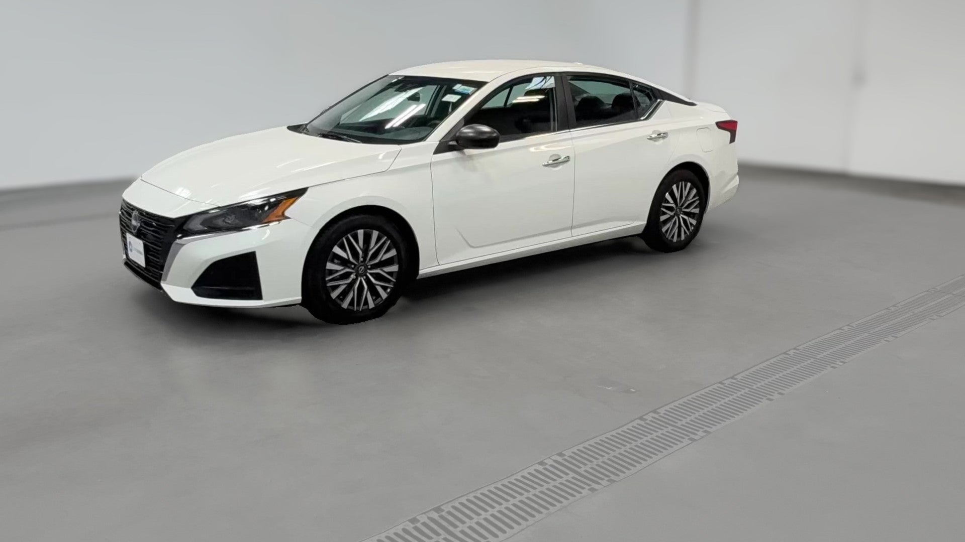 2025 Nissan Altima vehicle photo
