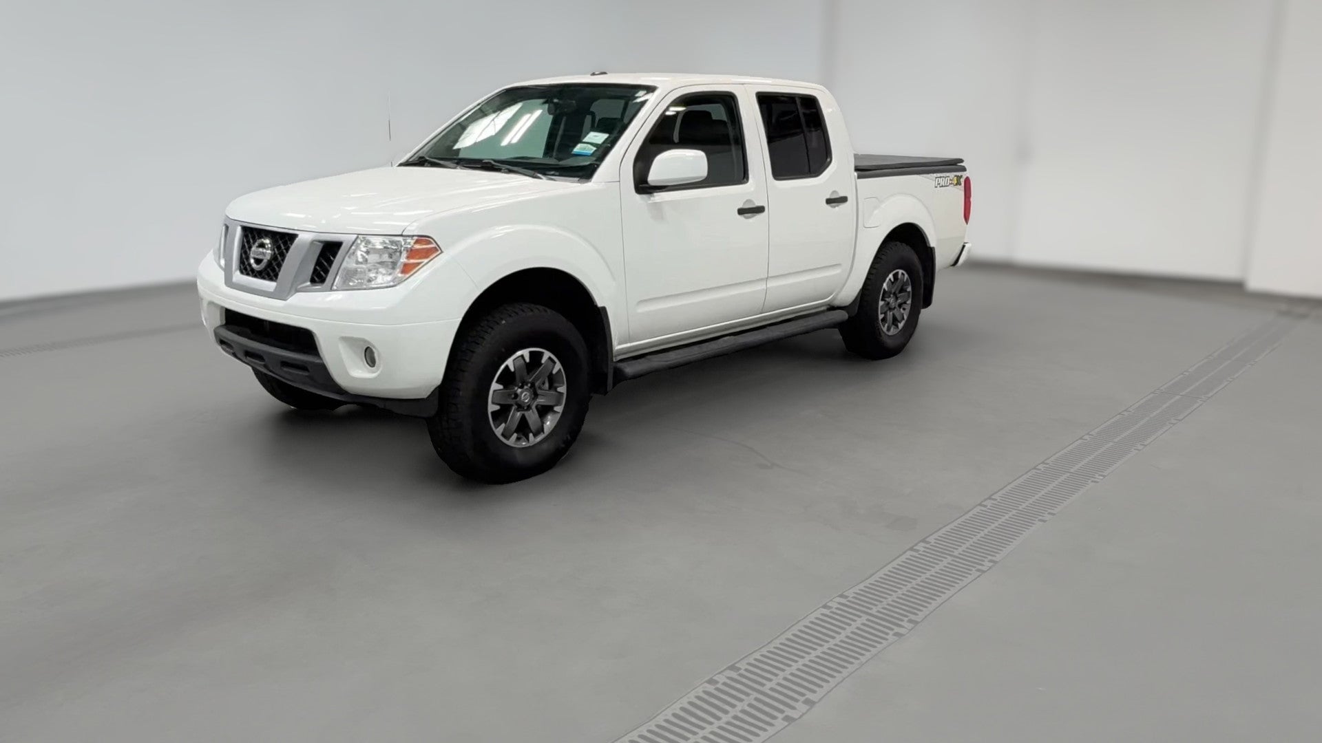 2019 Nissan Frontier Crew Cab vehicle photo