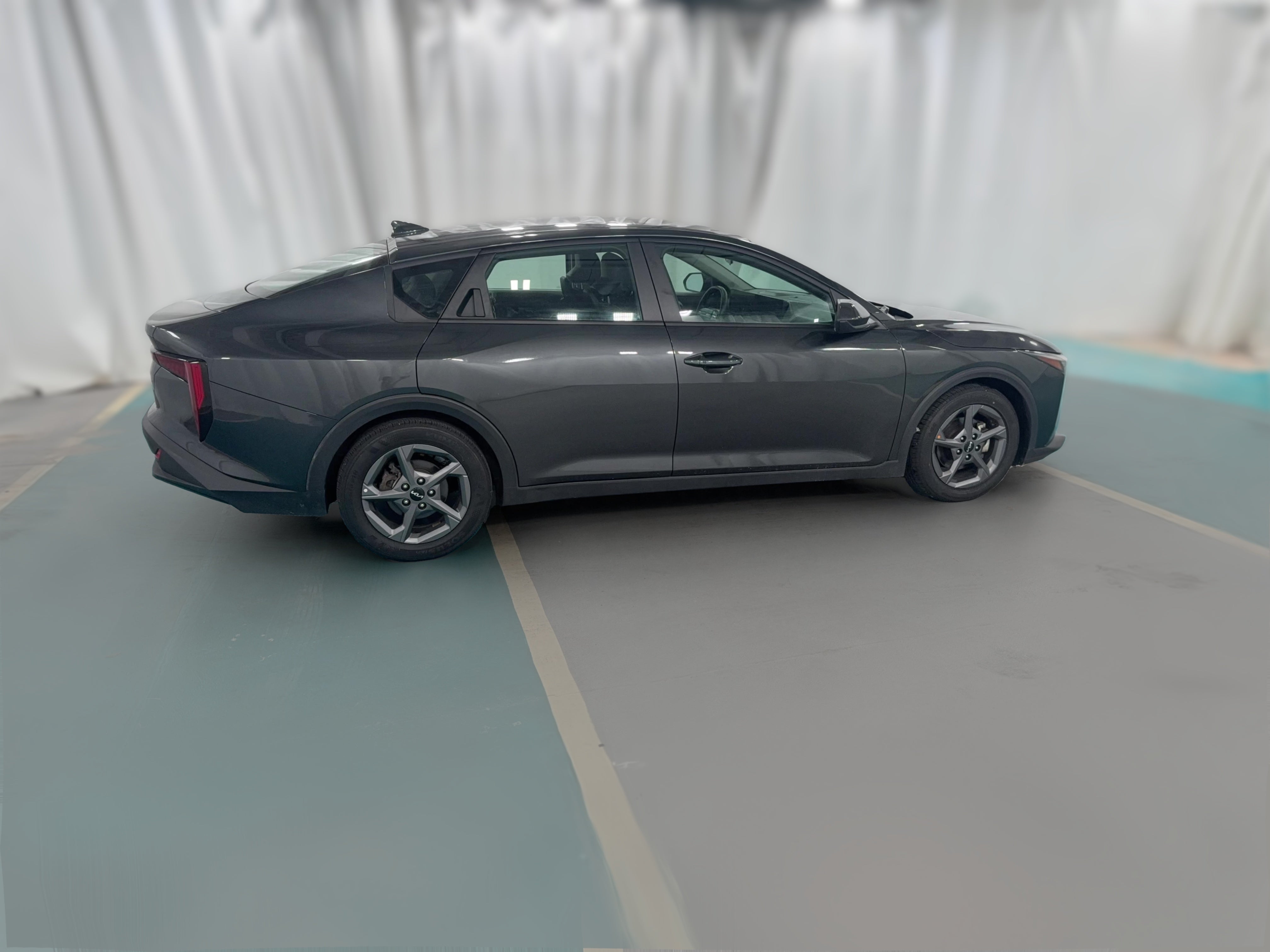 2025 Kia K4 LXS - Photo 32