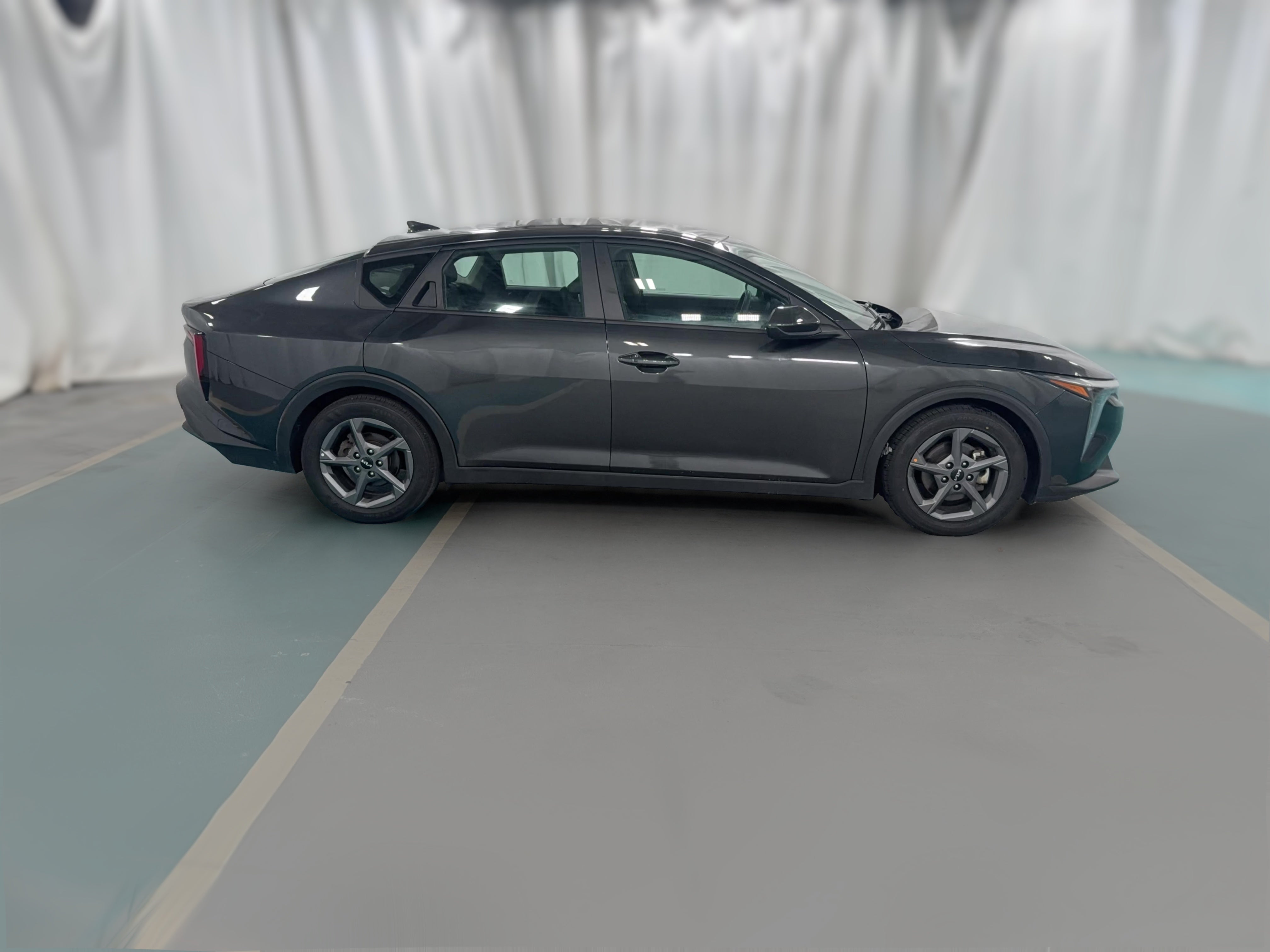 2025 Kia K4 LXS - Photo 33
