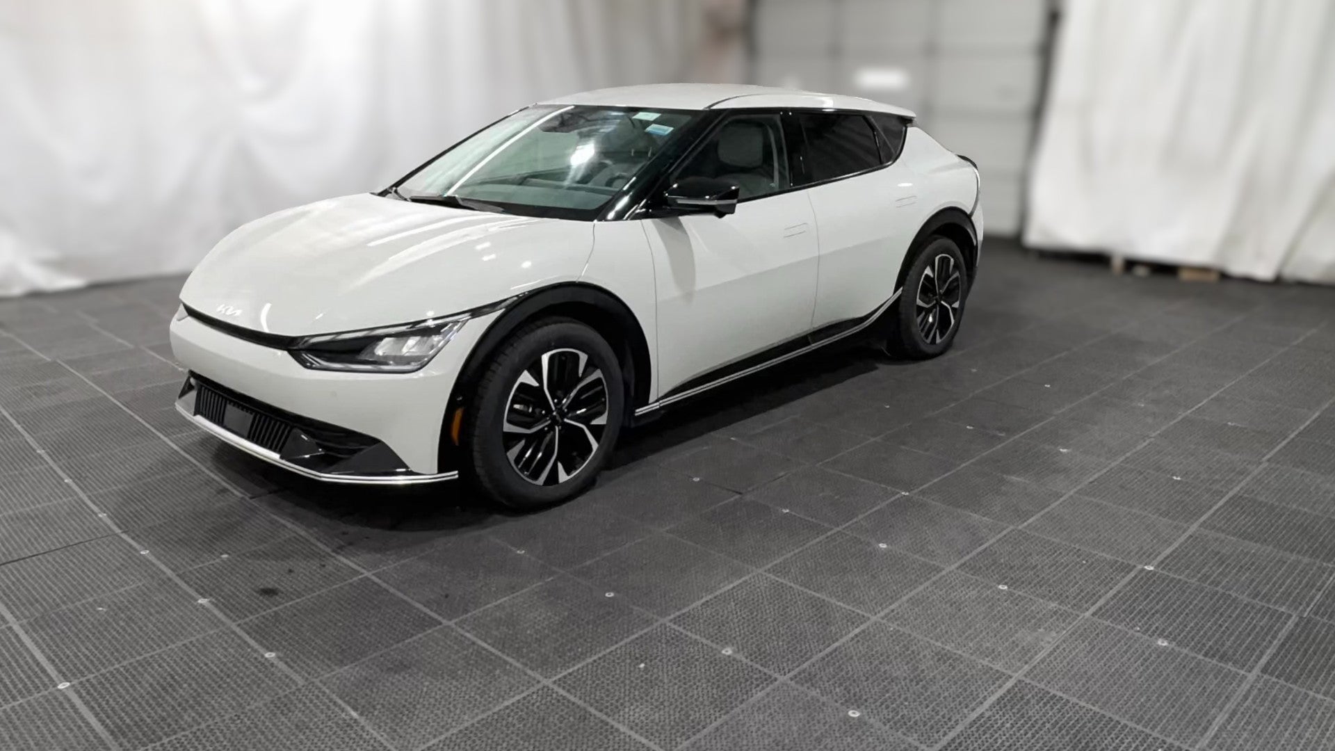 2024 Kia EV6 vehicle photo