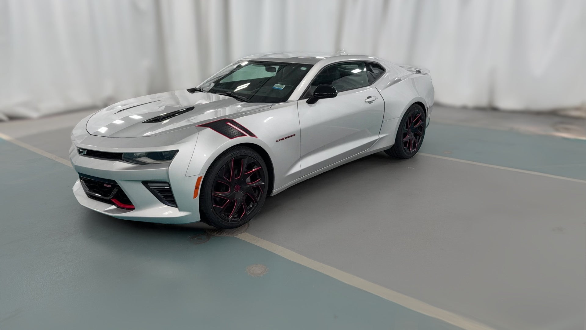 2018 Chevrolet Camaro vehicle photo