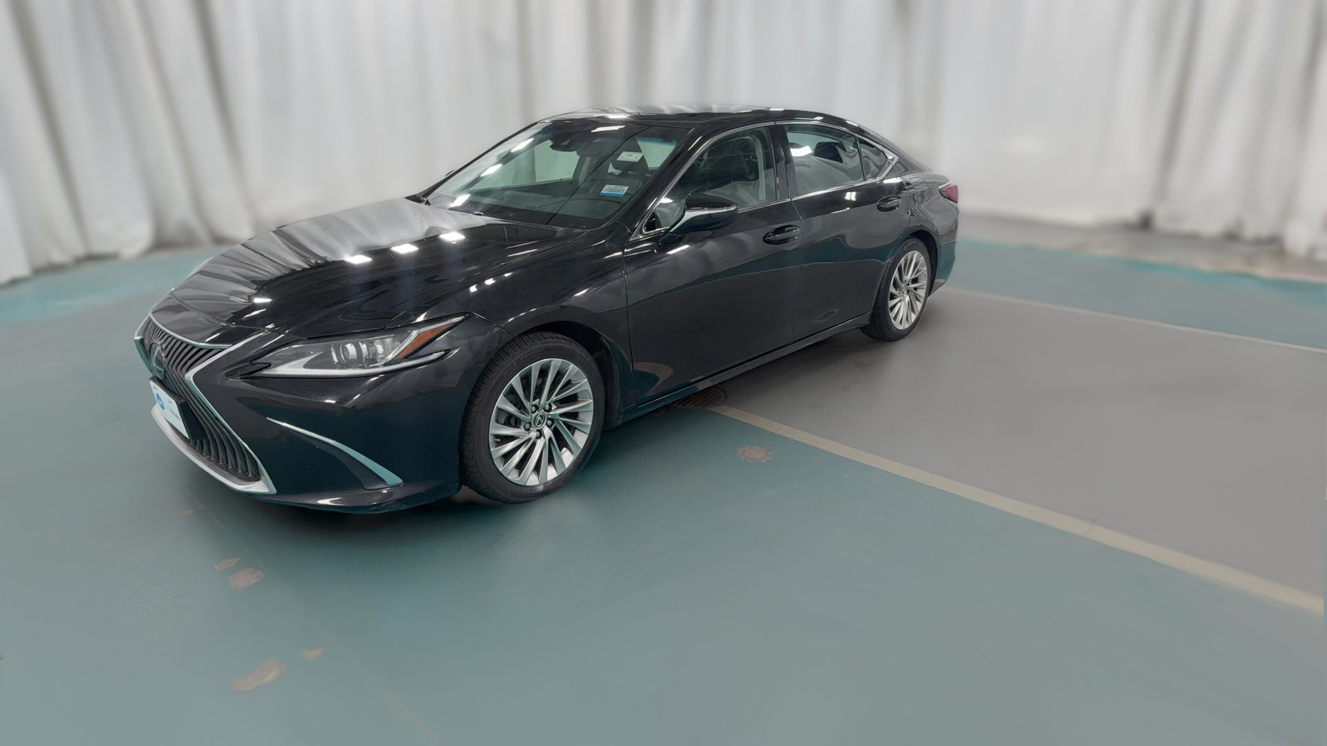 2019 Lexus ES vehicle photo