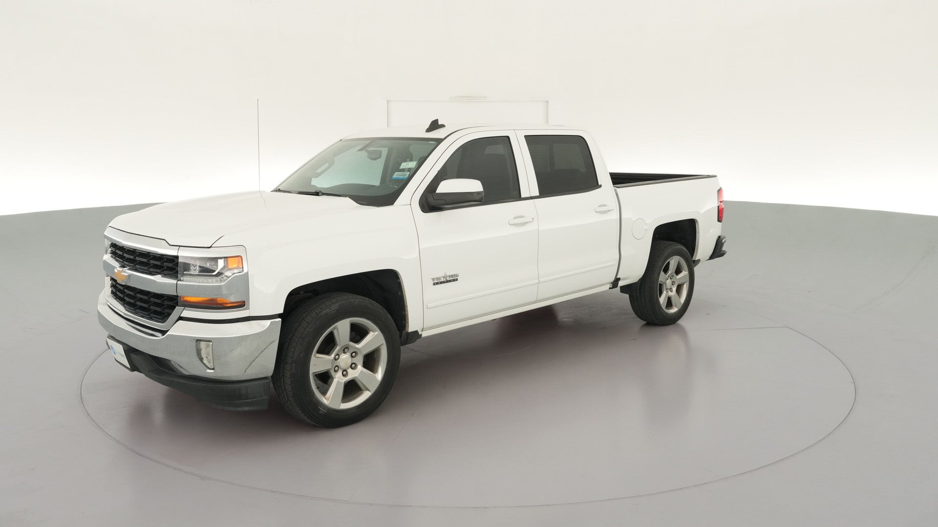 2018 Chevrolet Silverado 1500 Crew Cab vehicle photo