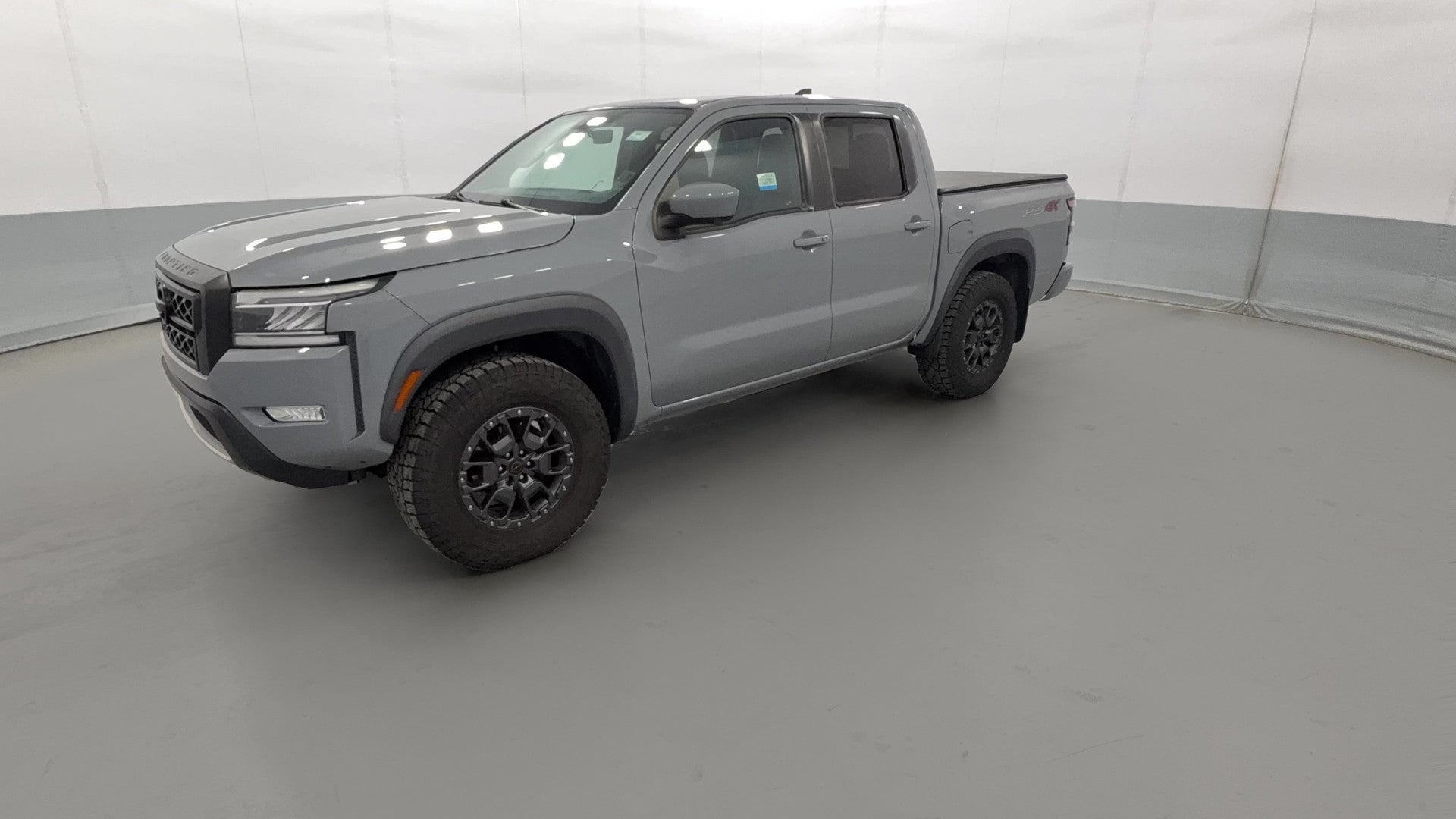 2023 Nissan Frontier Crew Cab vehicle photo