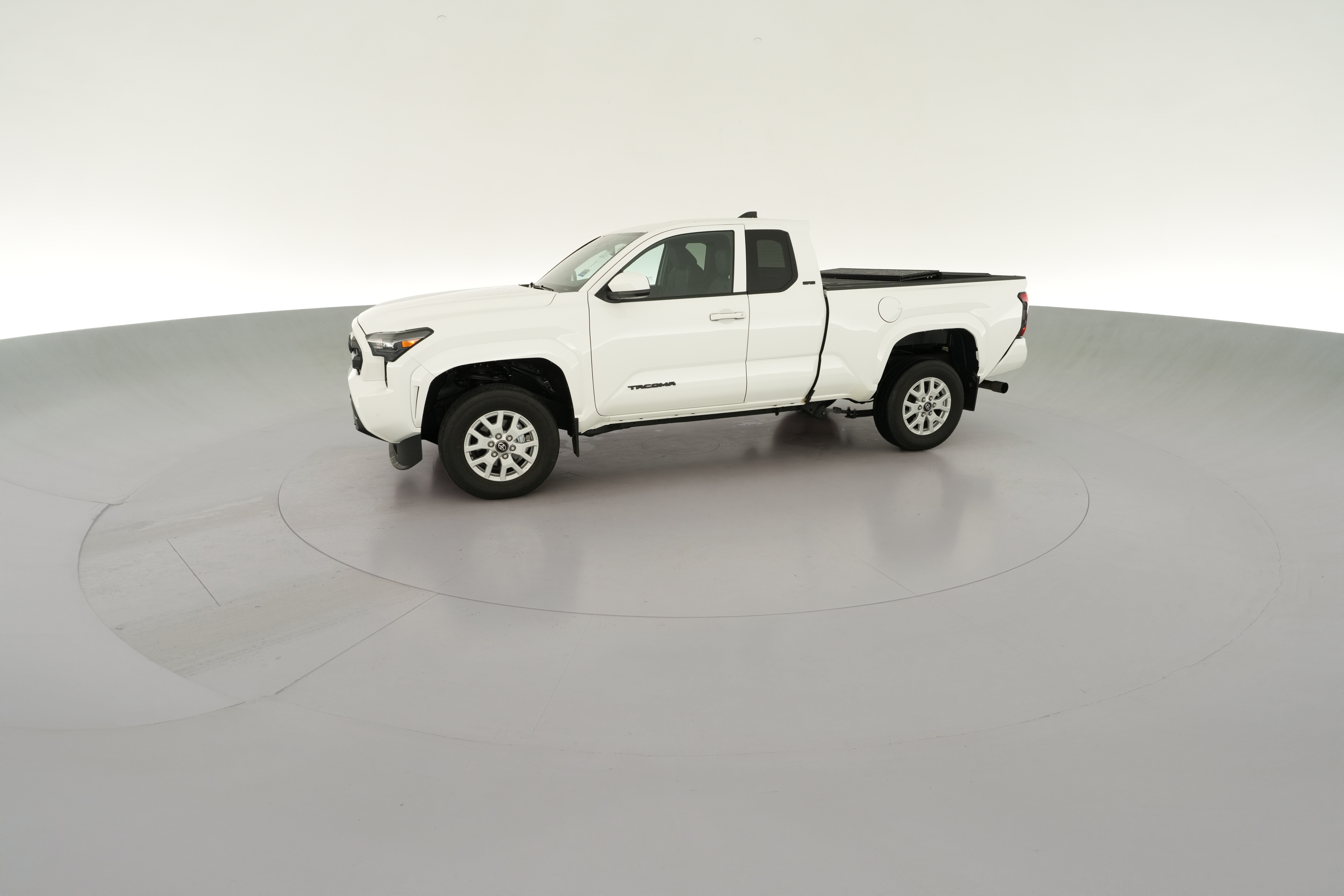 2024 Toyota Tacoma SR5 - Photo 18