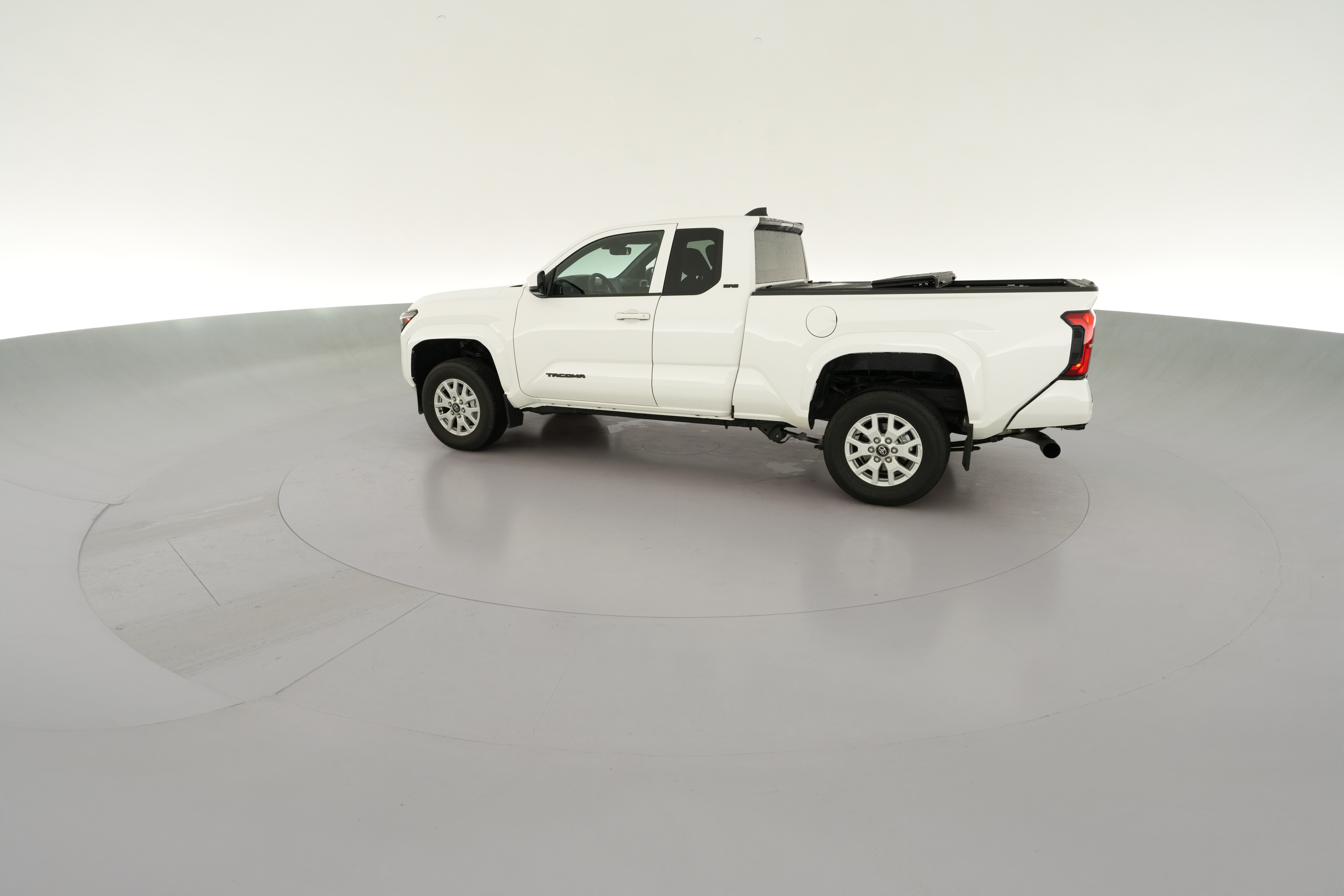 2024 Toyota Tacoma SR5 - Photo 20