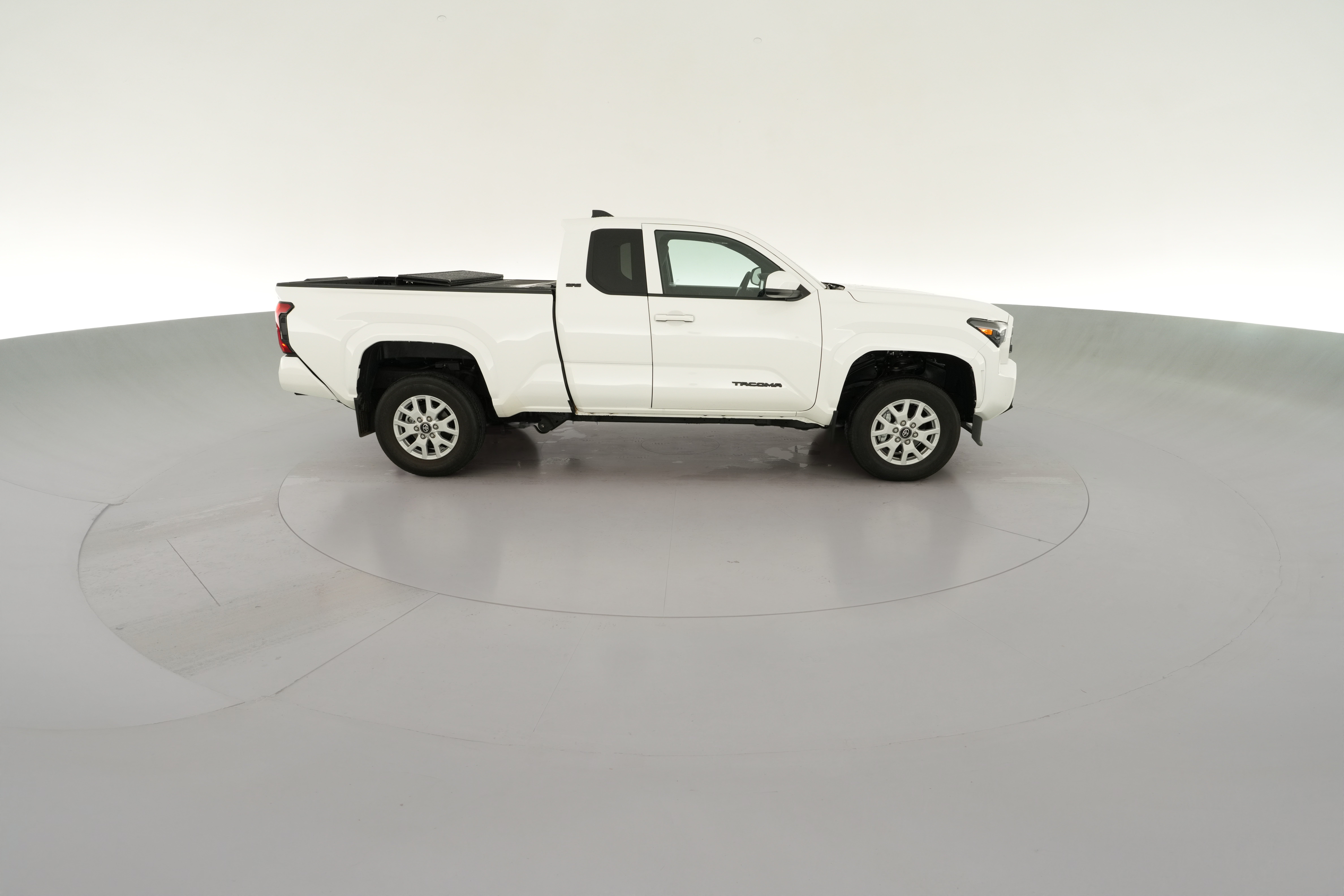2024 Toyota Tacoma SR5 - Photo 27