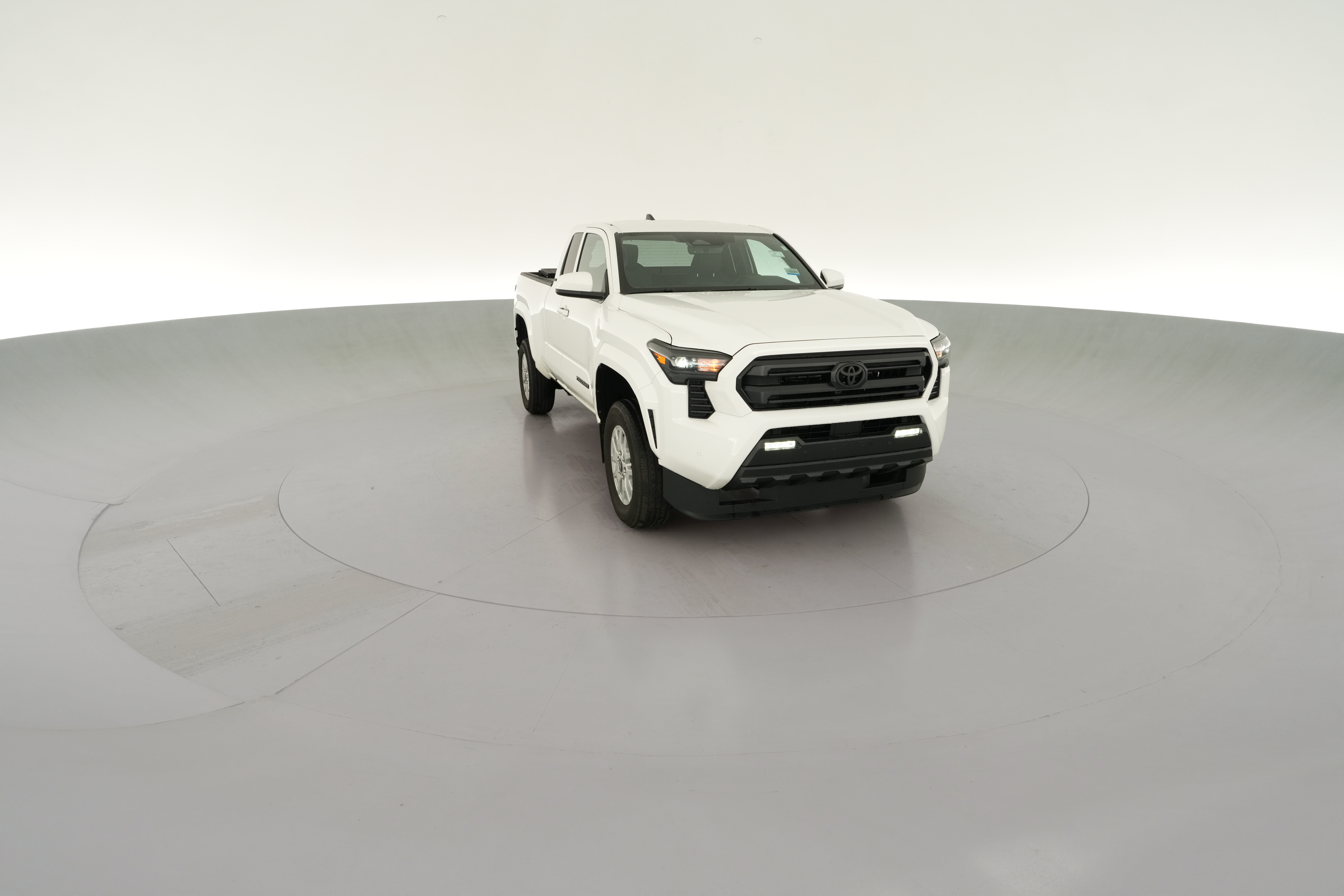 2024 Toyota Tacoma SR5 - Photo 30