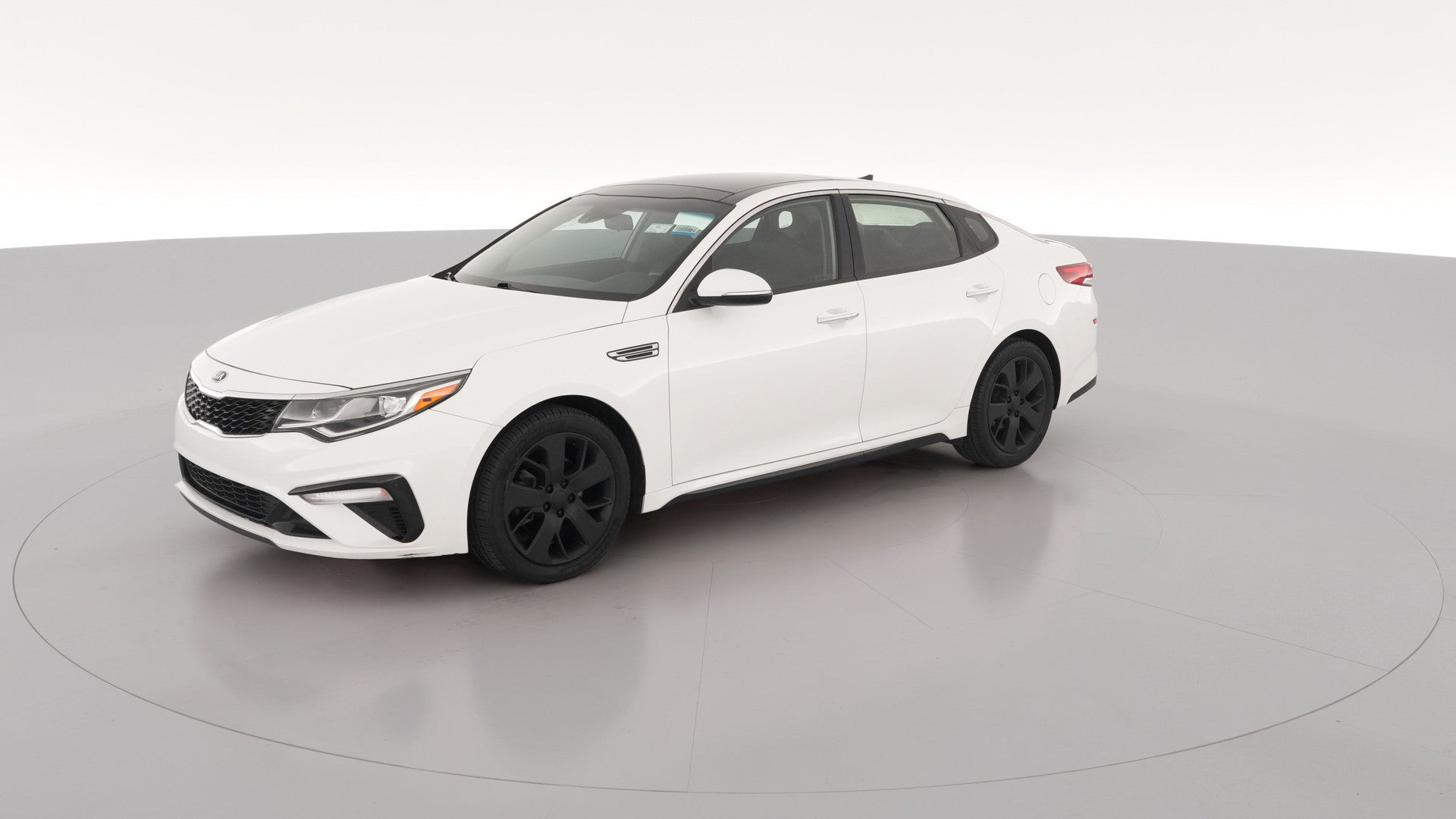 2020 Kia Optima vehicle photo