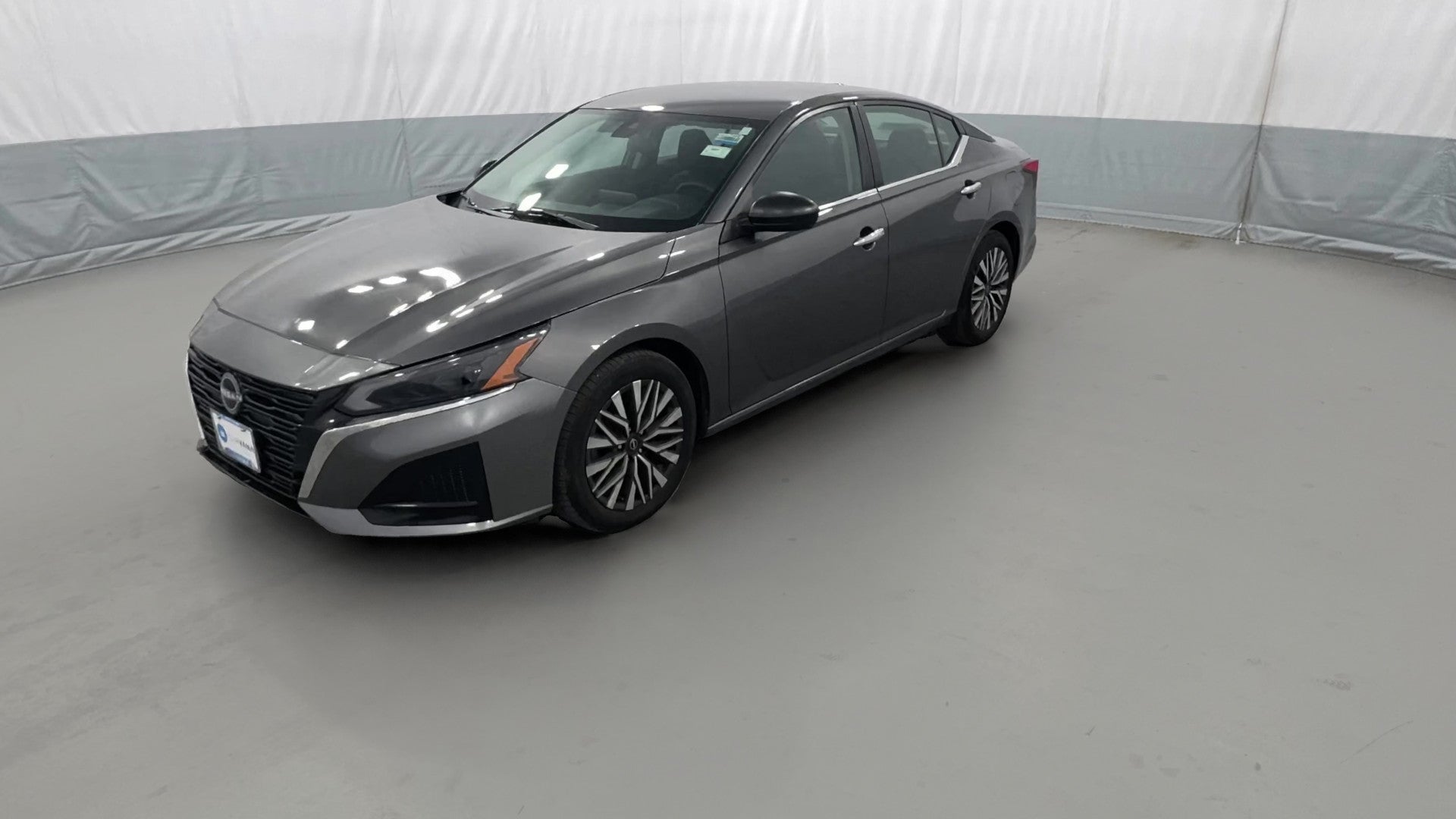 2025 Nissan Altima vehicle photo