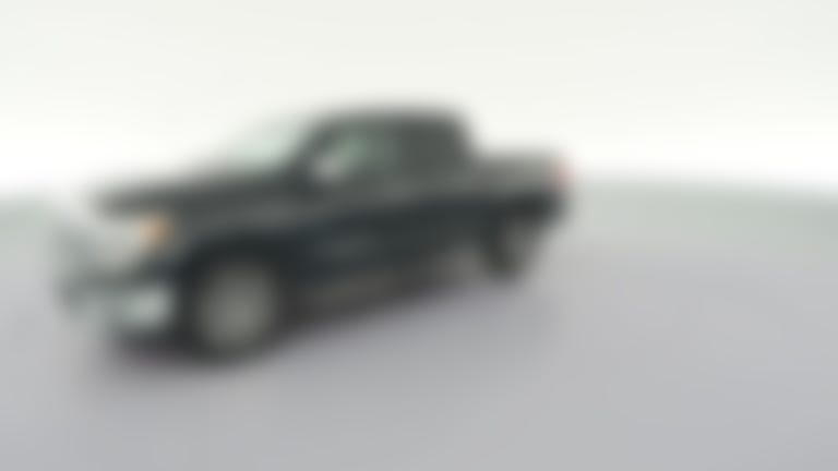2018 Nissan Titan Crew Cab vehicle photo