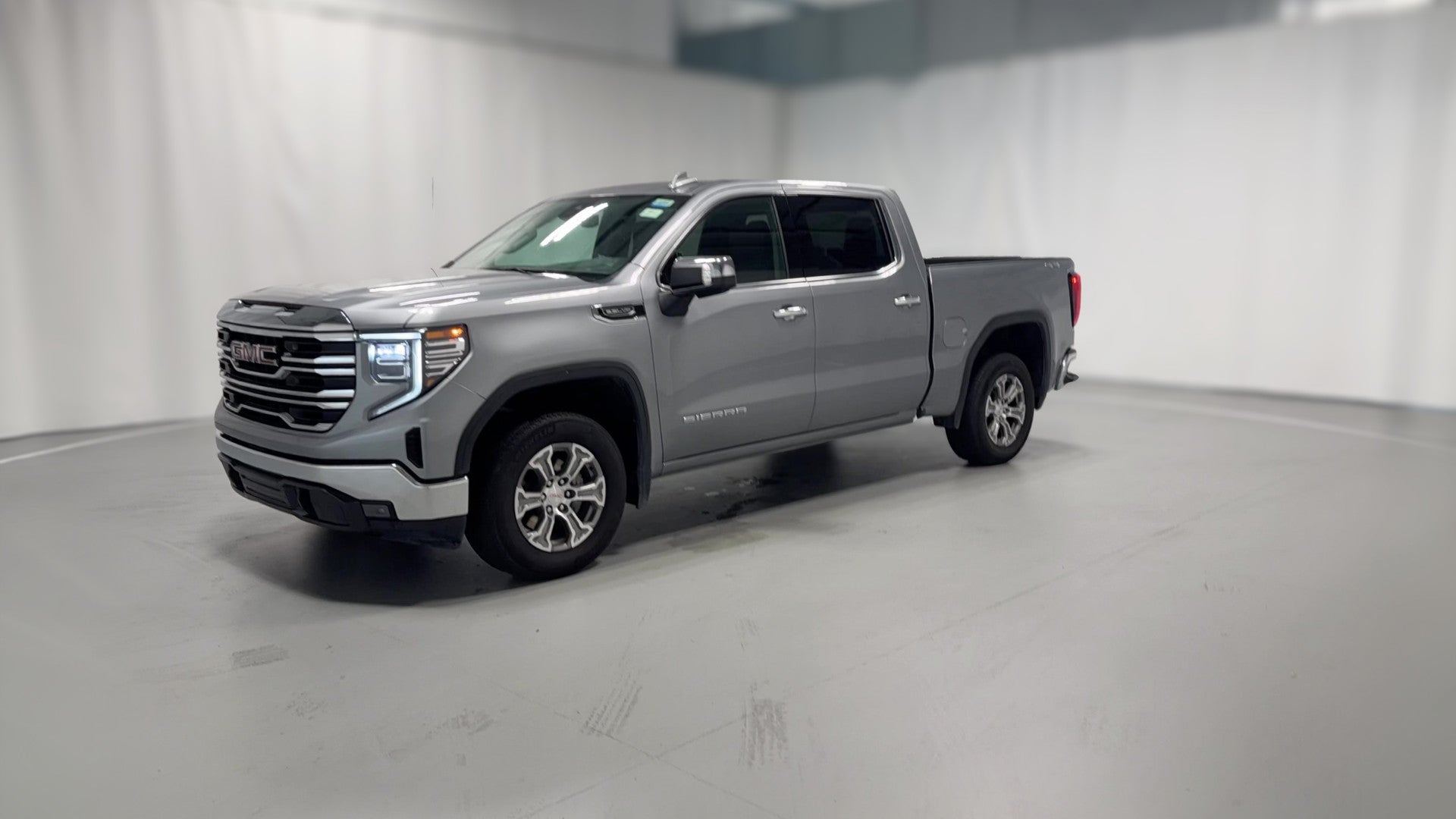 2025 GMC Sierra 1500 Crew Cab vehicle photo