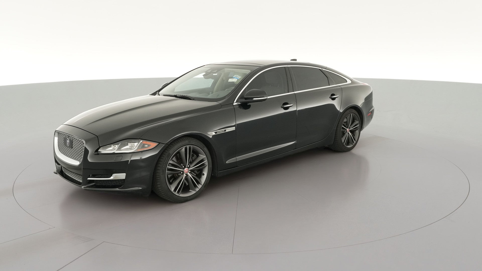 2019 Jaguar XJ vehicle photo