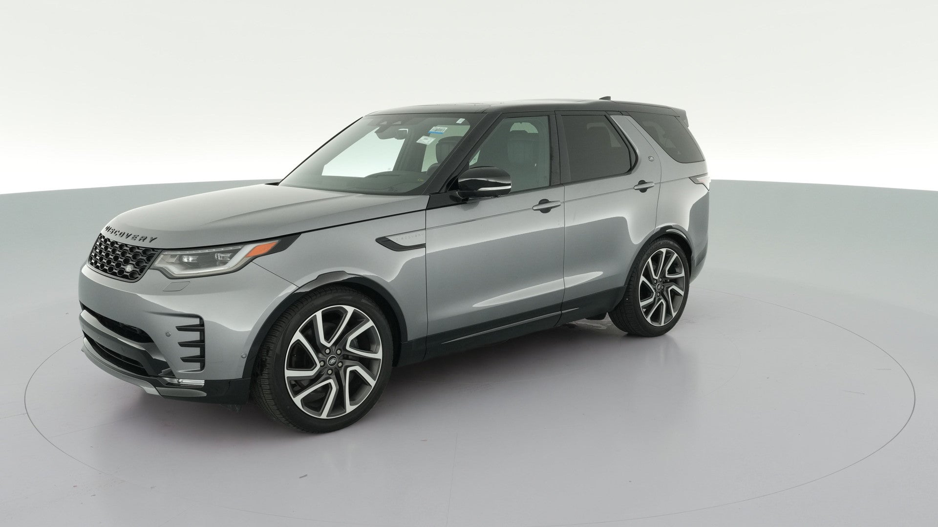 2025 Land Rover Discovery vehicle photo