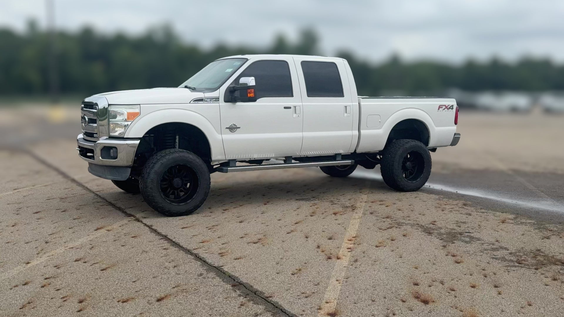 2016 Ford F350 Super Duty Crew Cab vehicle photo
