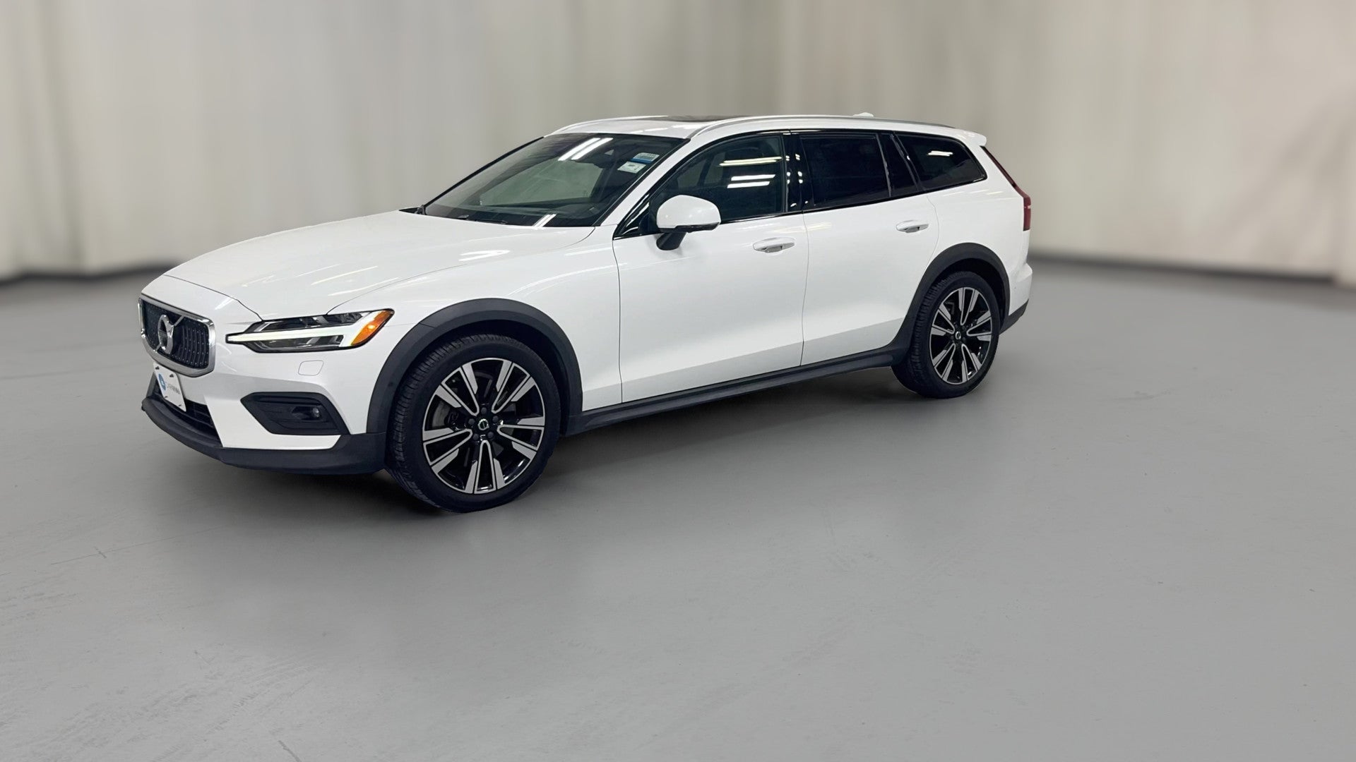 2022 Volvo V60 vehicle photo
