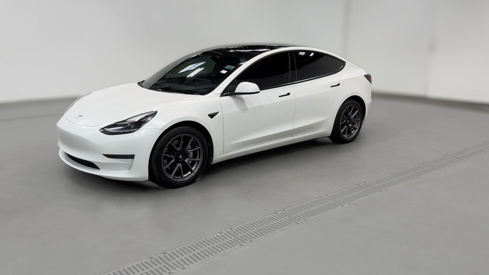 2021 Tesla Model 3 vehicle photo