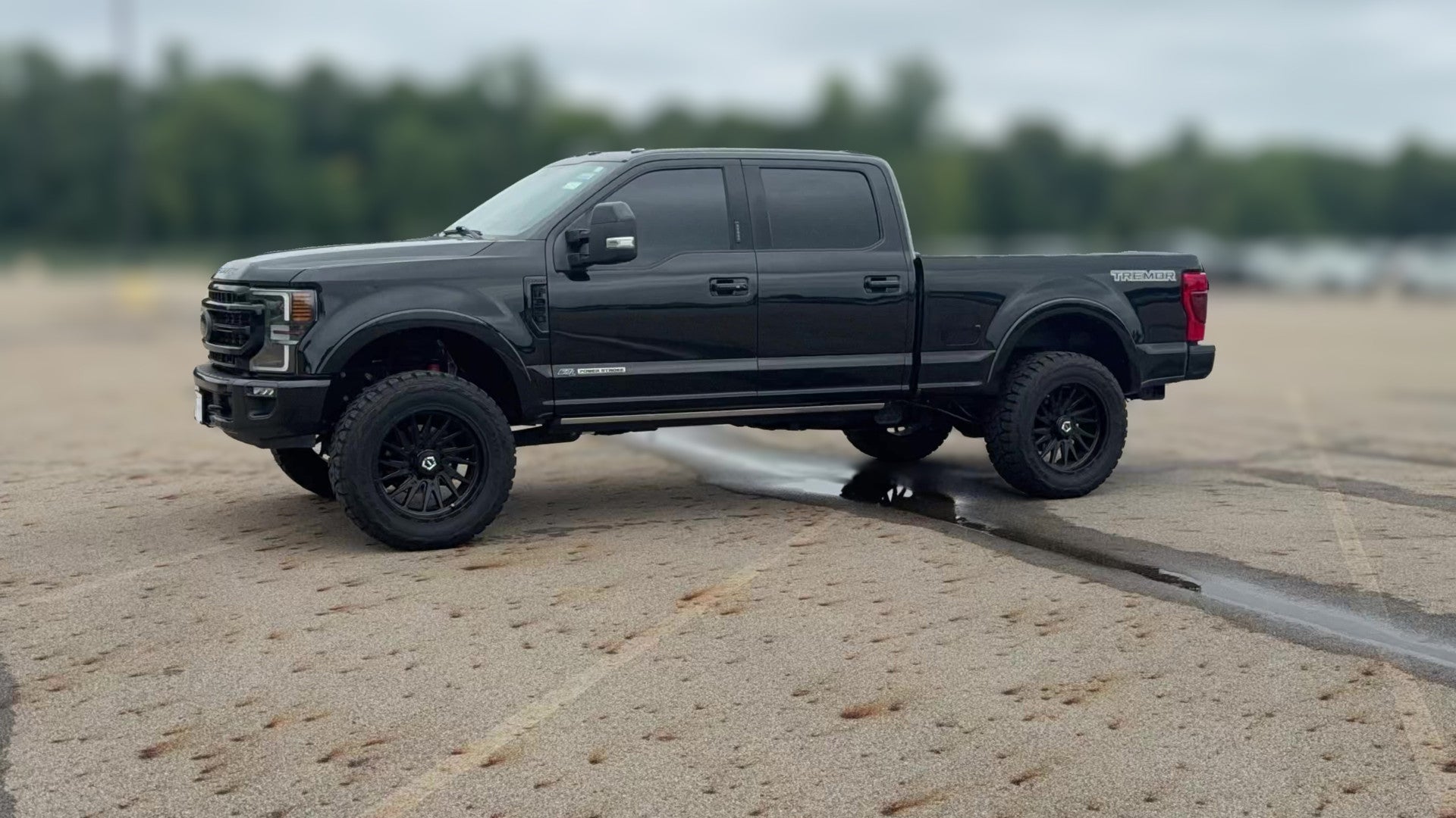 2020 Ford F350 Super Duty Crew Cab vehicle photo