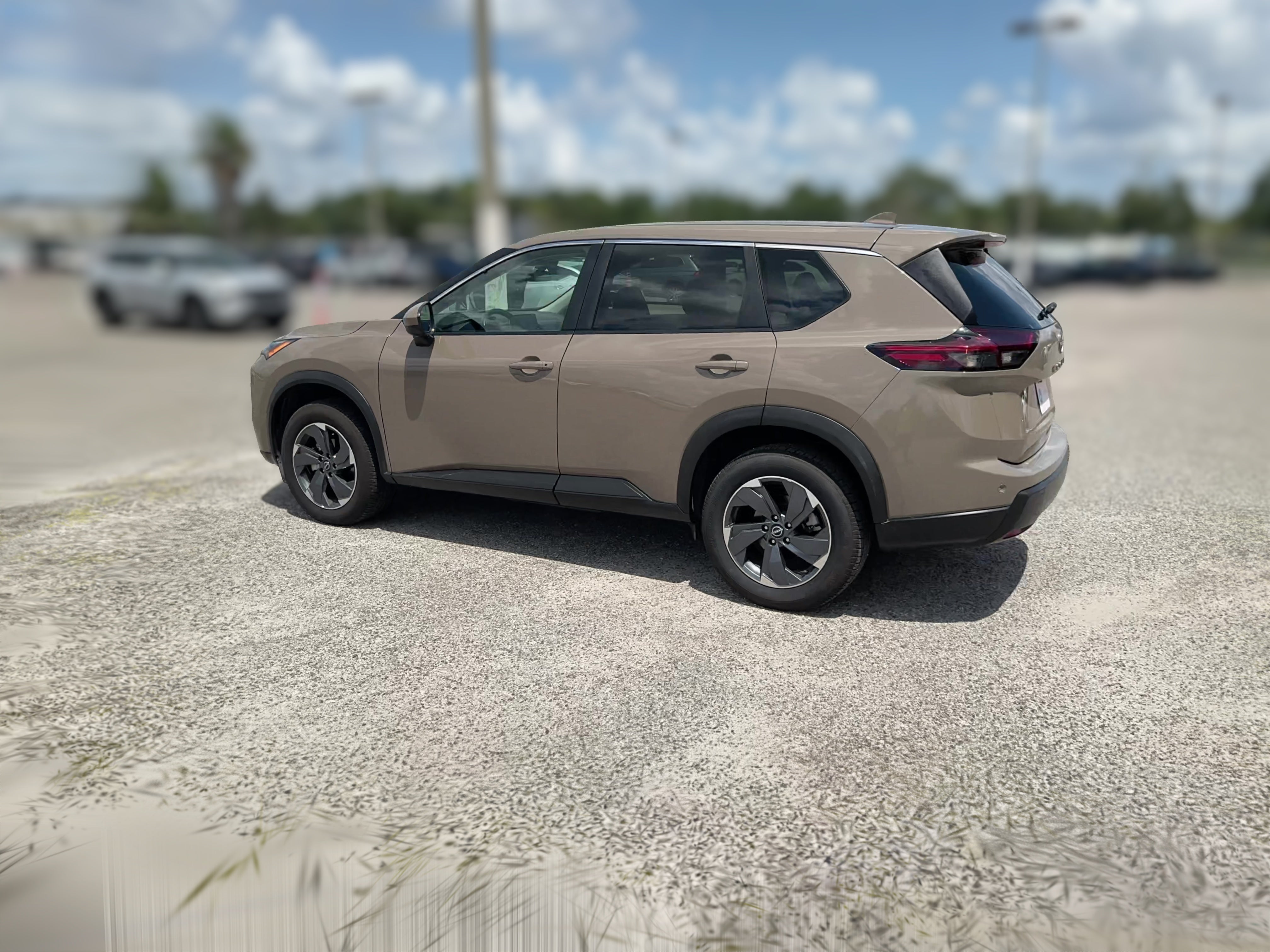 2025 Nissan Rogue SV - Photo 25